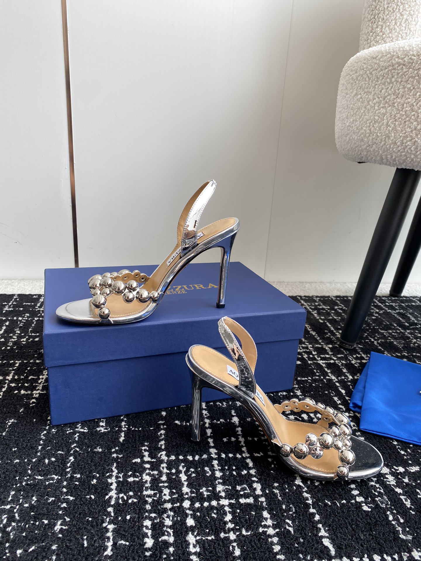 Aquazzura24ss惊艳火爆款菠萝王室贵族的钟爱雍容华贵气质高雅到手如图柜级品质进口羊皮璀璨银色五