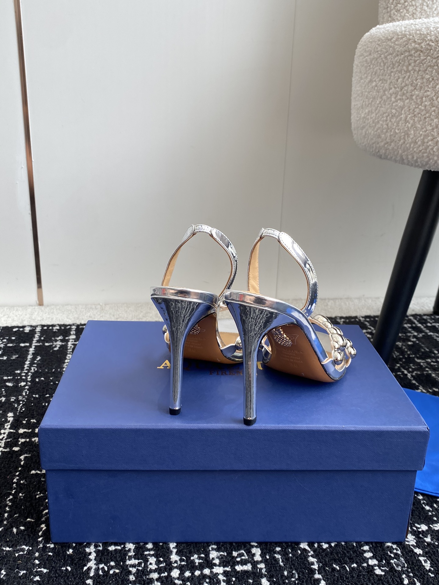 Aquazzura24ss惊艳火爆款菠萝王室贵族的钟爱雍容华贵气质高雅到手如图柜级品质进口羊皮璀璨银色五