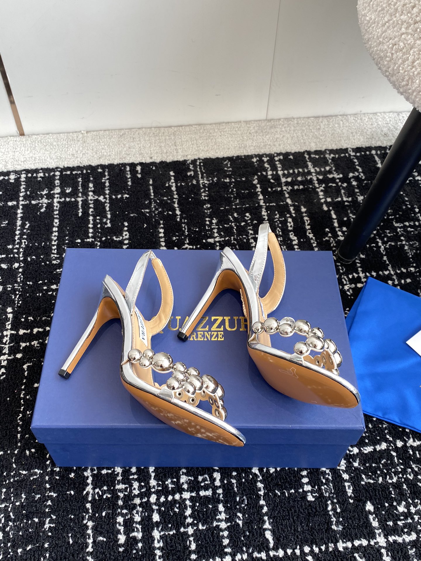 Aquazzura24ss惊艳火爆款菠萝王室贵族的钟爱雍容华贵气质高雅到手如图柜级品质进口羊皮璀璨银色五