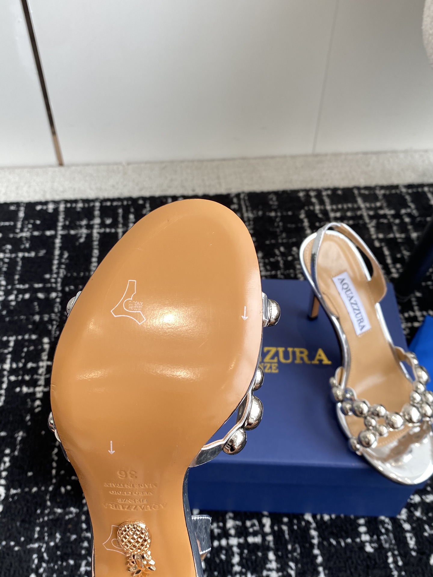 Aquazzura24ss惊艳火爆款菠萝王室贵族的钟爱雍容华贵气质高雅到手如图柜级品质进口羊皮璀璨银色五