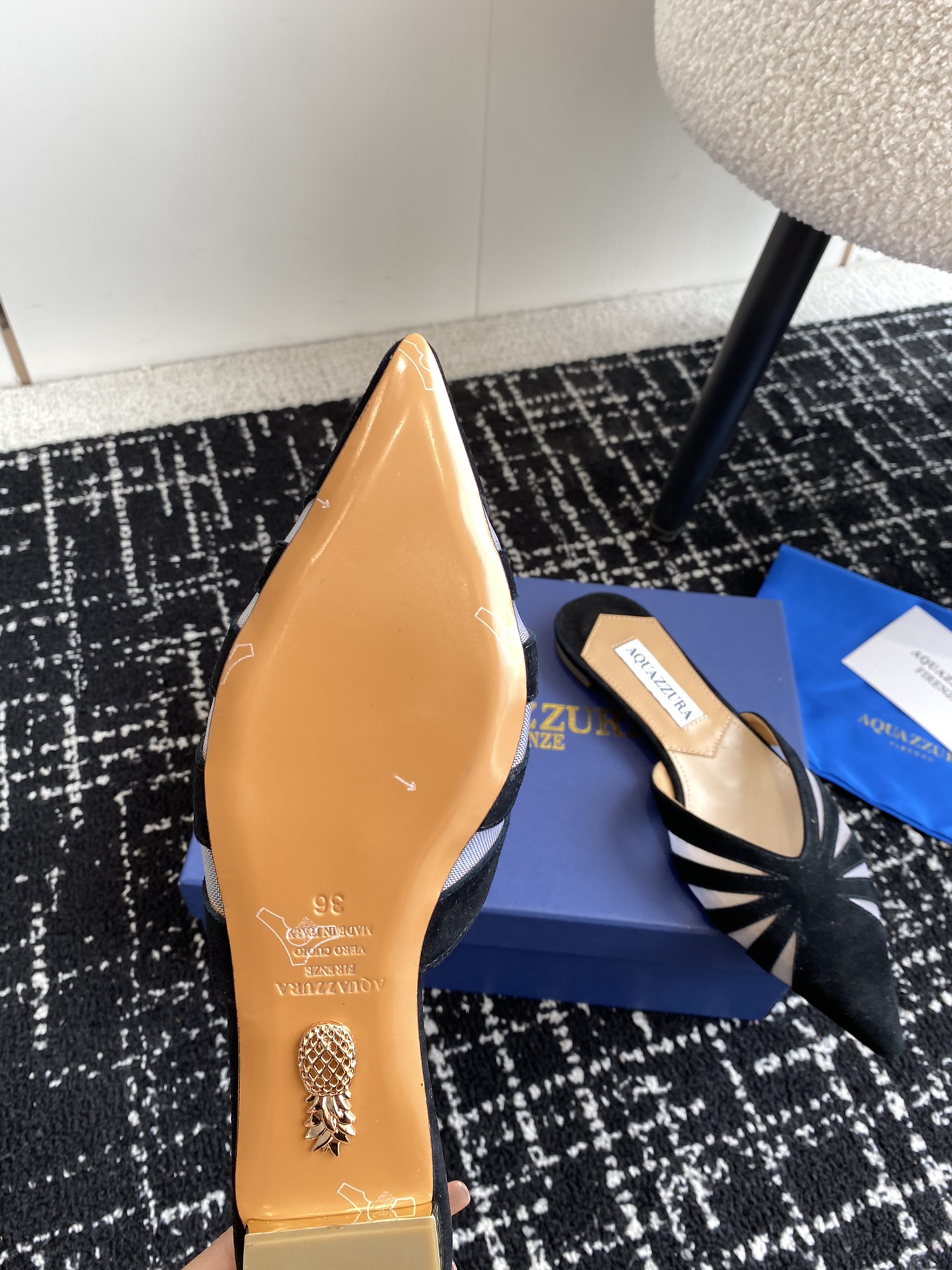 Aquazzura24ss惊艳火爆款菠萝王室贵族的钟爱雍容华贵气质高雅到手如图柜级品质进口麂皮璀璨别致水