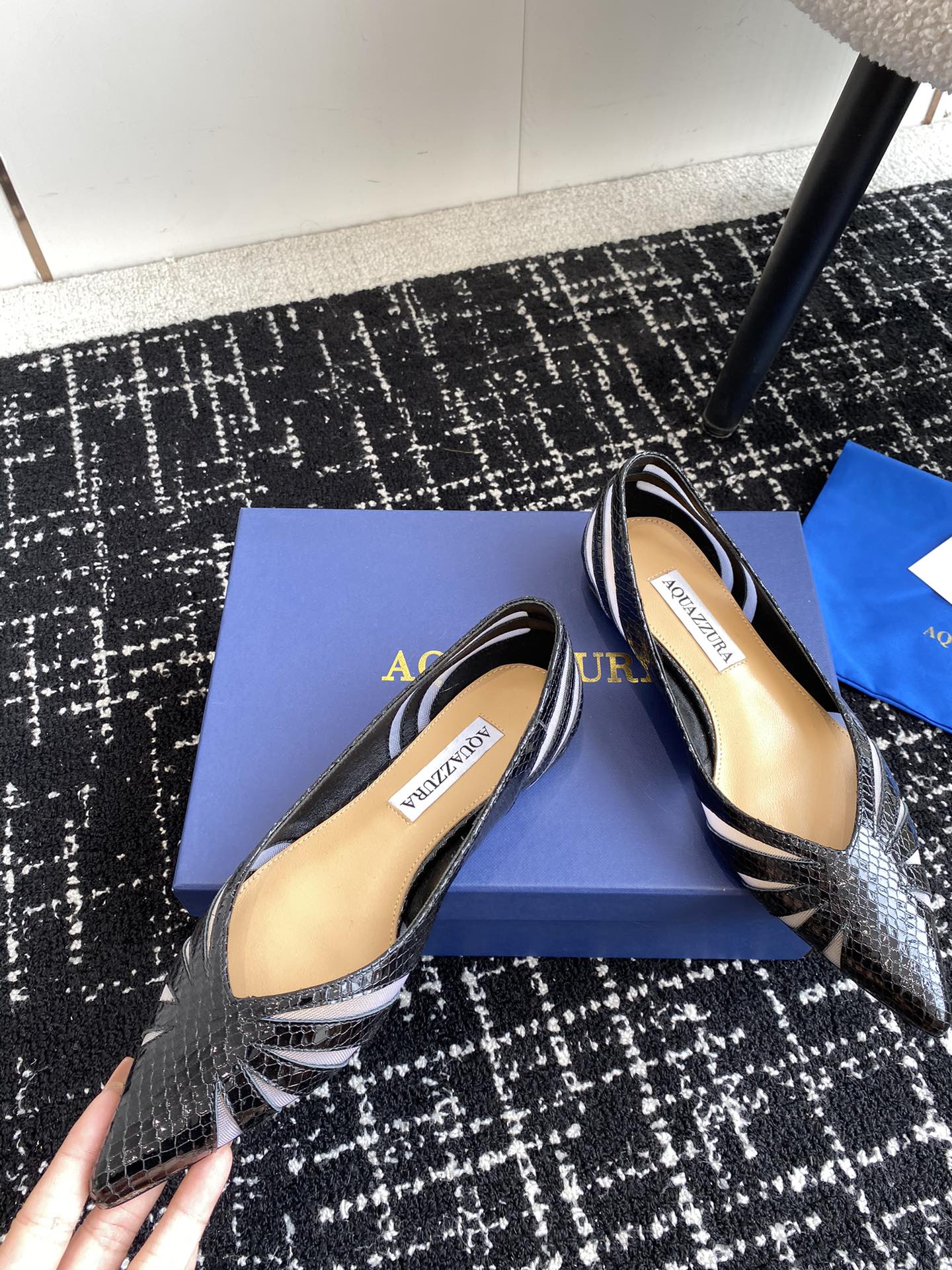 Aquazzura24ss惊艳火爆款菠萝王室贵族的钟爱雍容华贵气质高雅到手如图柜级品质进口麂皮璀璨别致水