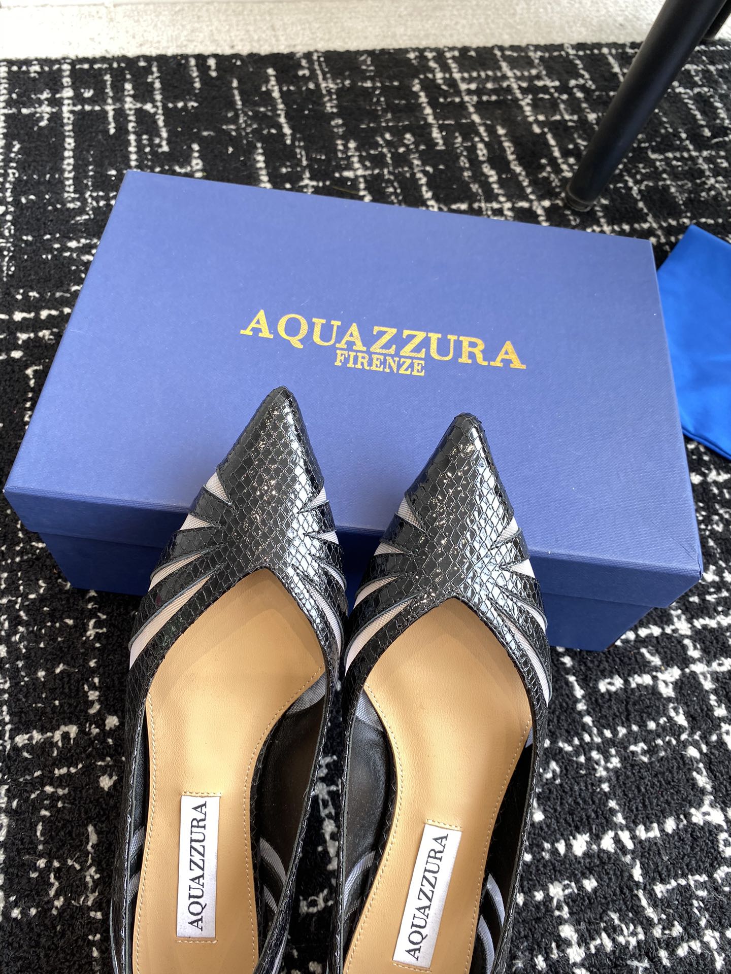 Aquazzura24ss惊艳火爆款菠萝王室贵族的钟爱雍容华贵气质高雅到手如图柜级品质进口麂皮璀璨别致水