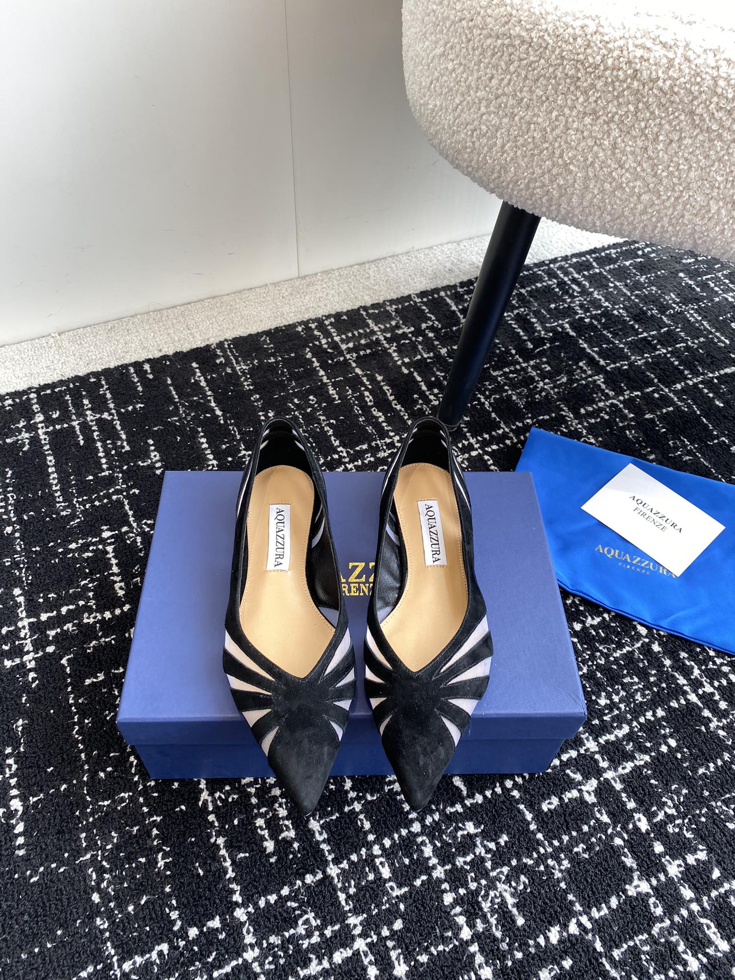 Aquazzura24ss惊艳火爆款菠萝王室贵族的钟爱雍容华贵气质高雅到手如图柜级品质进口麂皮璀璨别致水