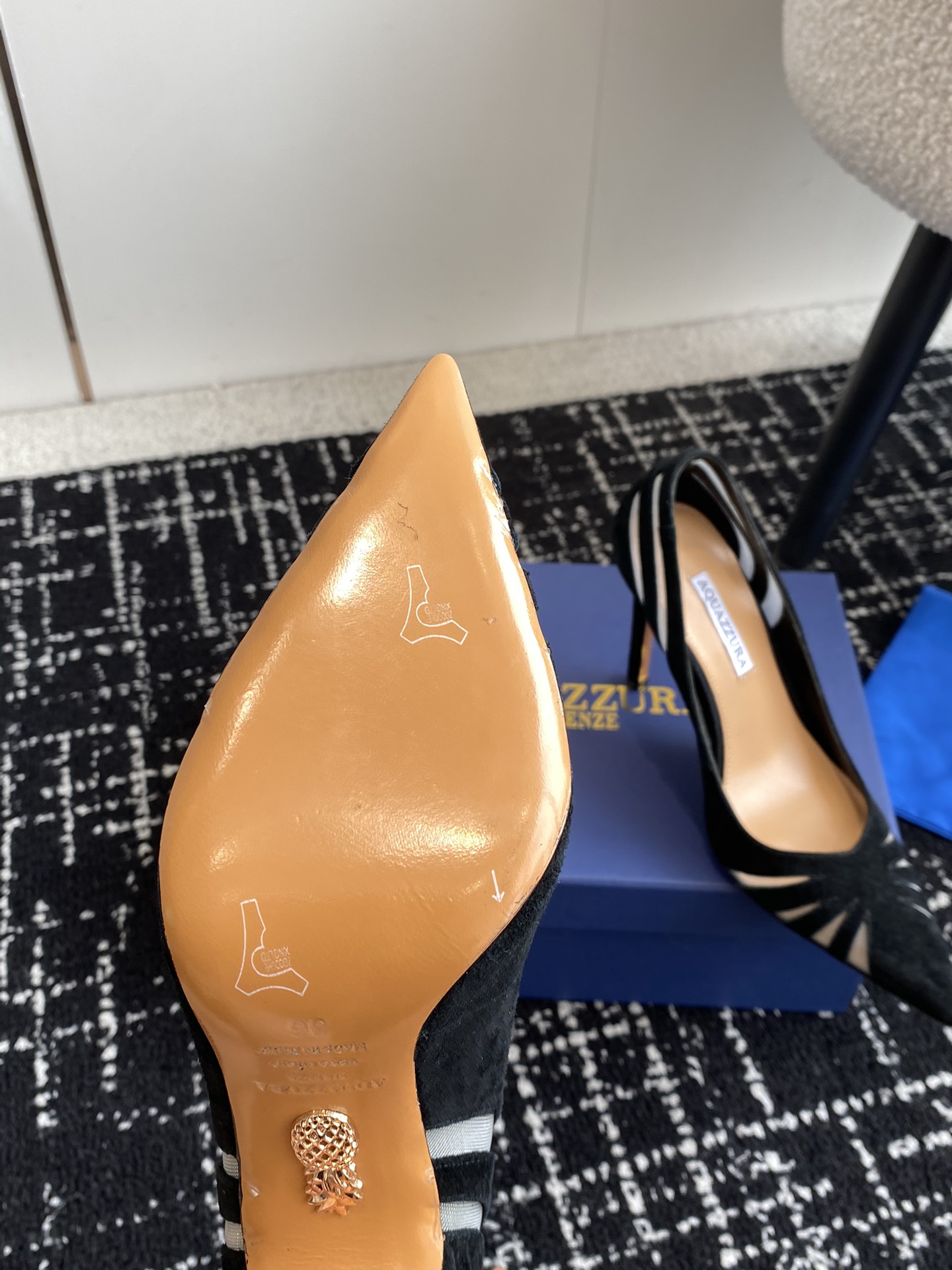 Aquazzura24ss惊艳火爆款菠萝王室贵族的钟爱雍容华贵气质高雅到手如图柜级品质进口麂皮璀璨别致水