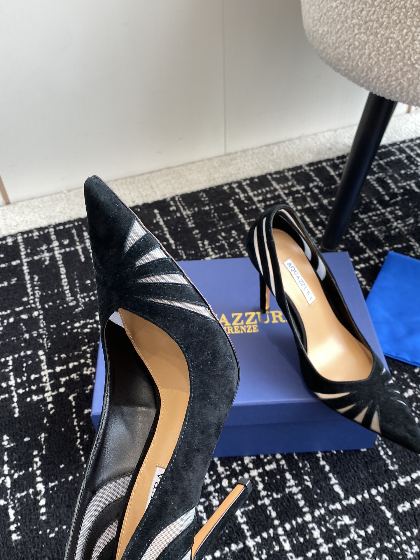 Aquazzura24ss惊艳火爆款菠萝王室贵族的钟爱雍容华贵气质高雅到手如图柜级品质进口麂皮璀璨别致水