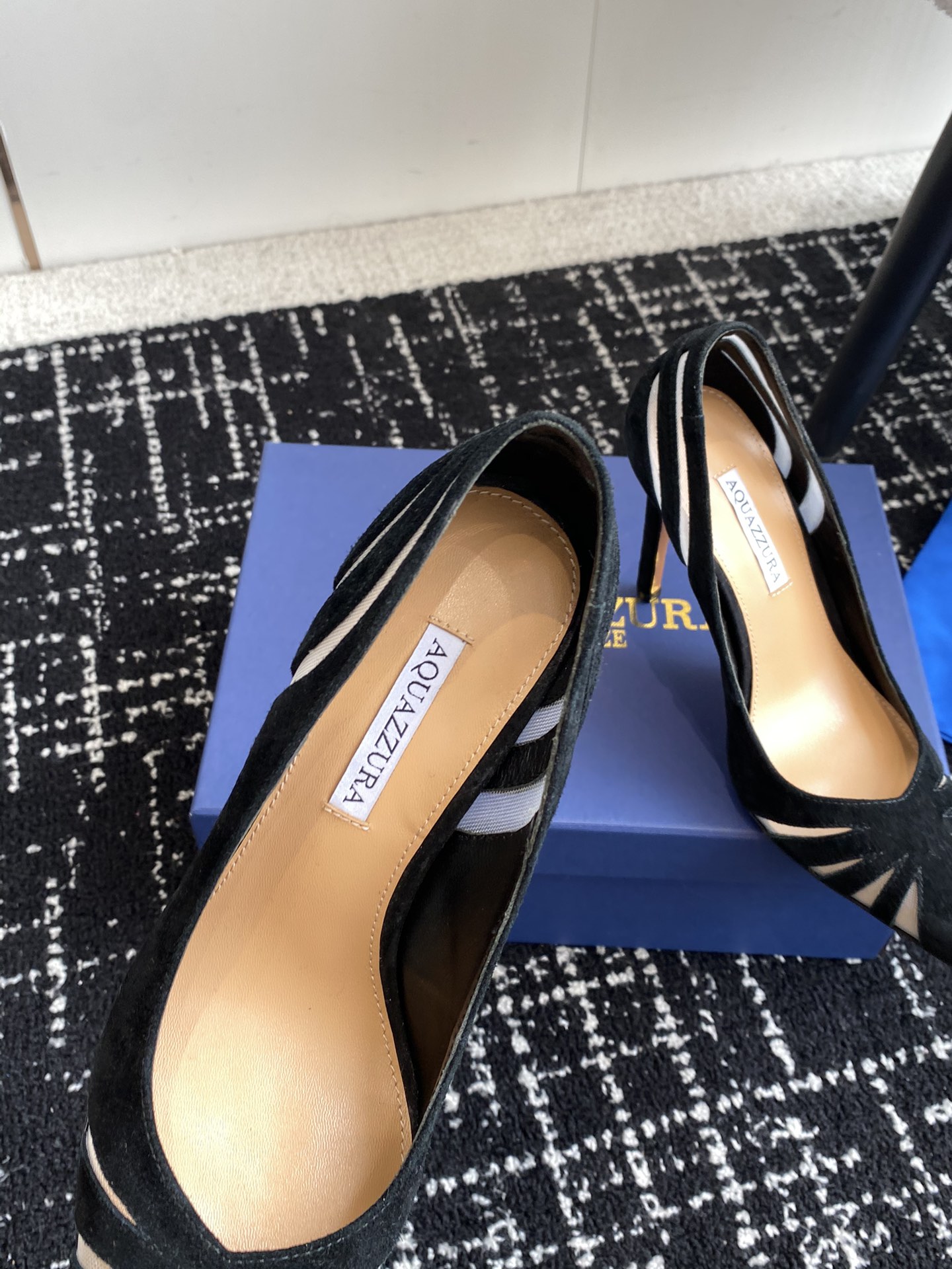 Aquazzura24ss惊艳火爆款菠萝王室贵族的钟爱雍容华贵气质高雅到手如图柜级品质进口麂皮璀璨别致水