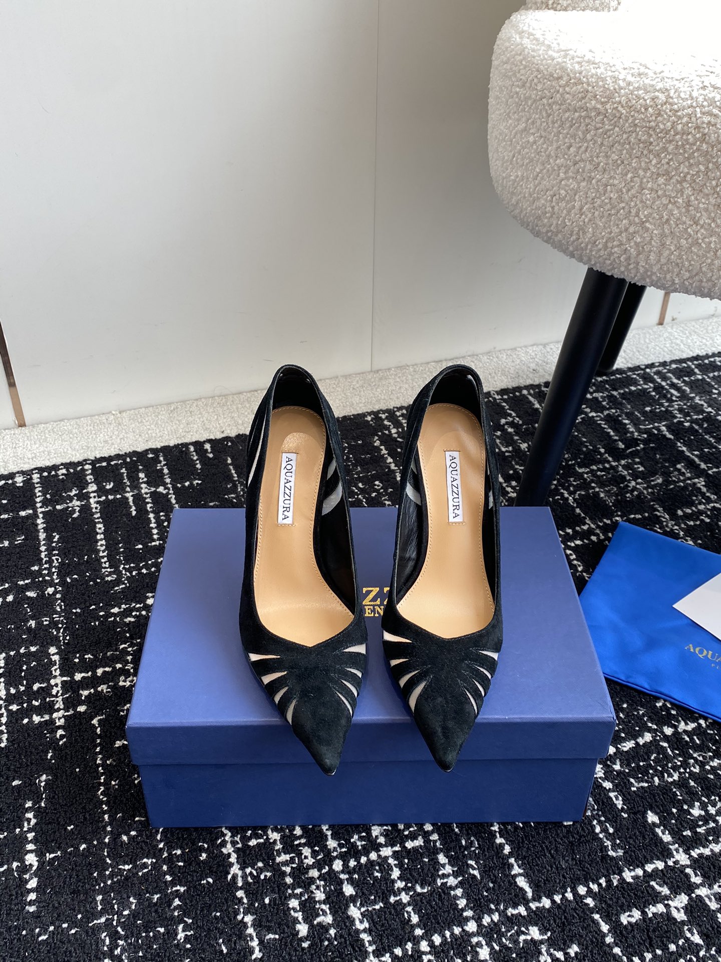 Aquazzura24ss惊艳火爆款菠萝王室贵族的钟爱雍容华贵气质高雅到手如图柜级品质进口麂皮璀璨别致水