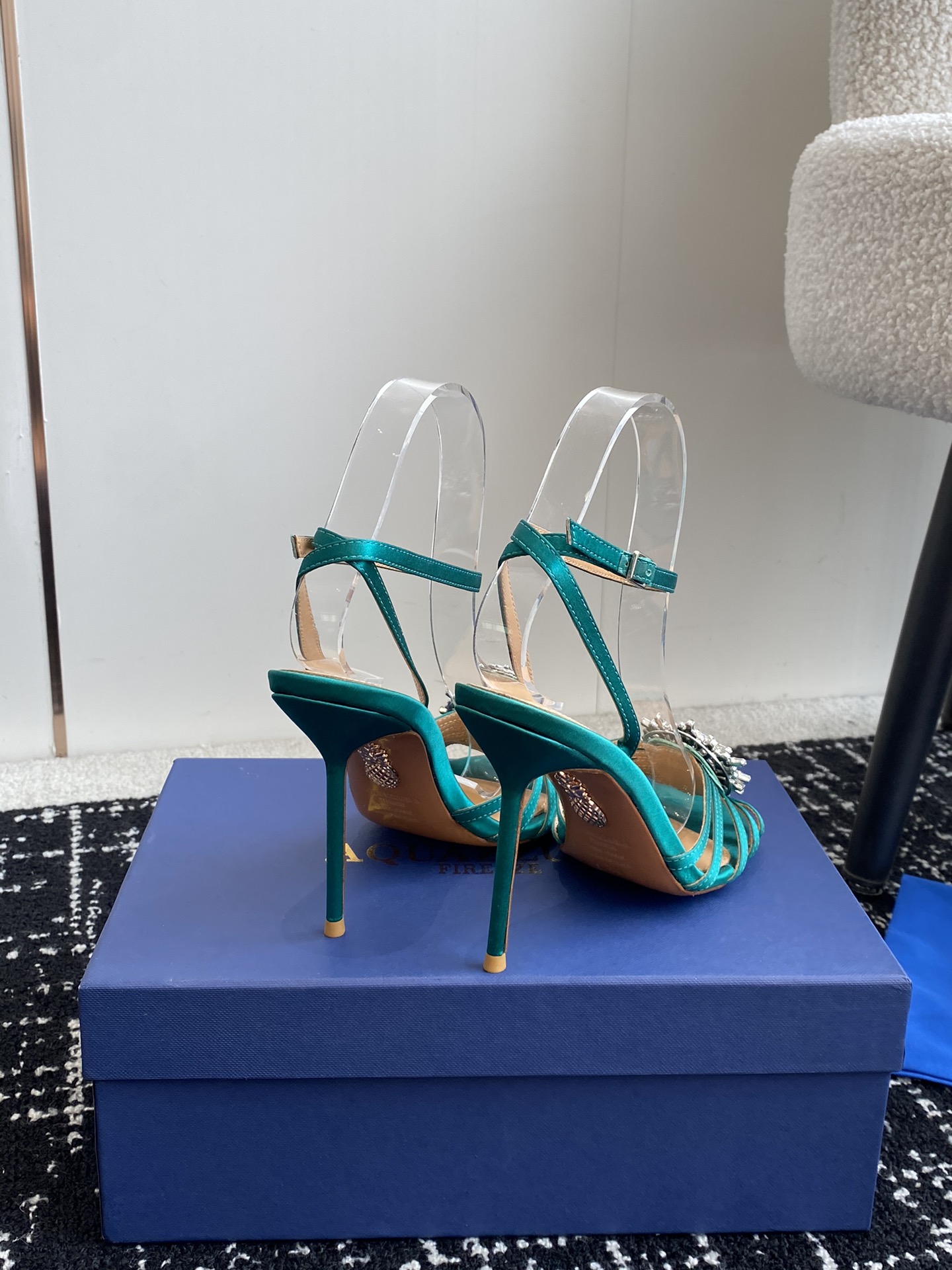 Aquazzura24ss惊艳火爆款菠萝王室贵族的钟爱雍容华贵气质高雅到手如图柜级品质进口羊皮真丝璀璨别