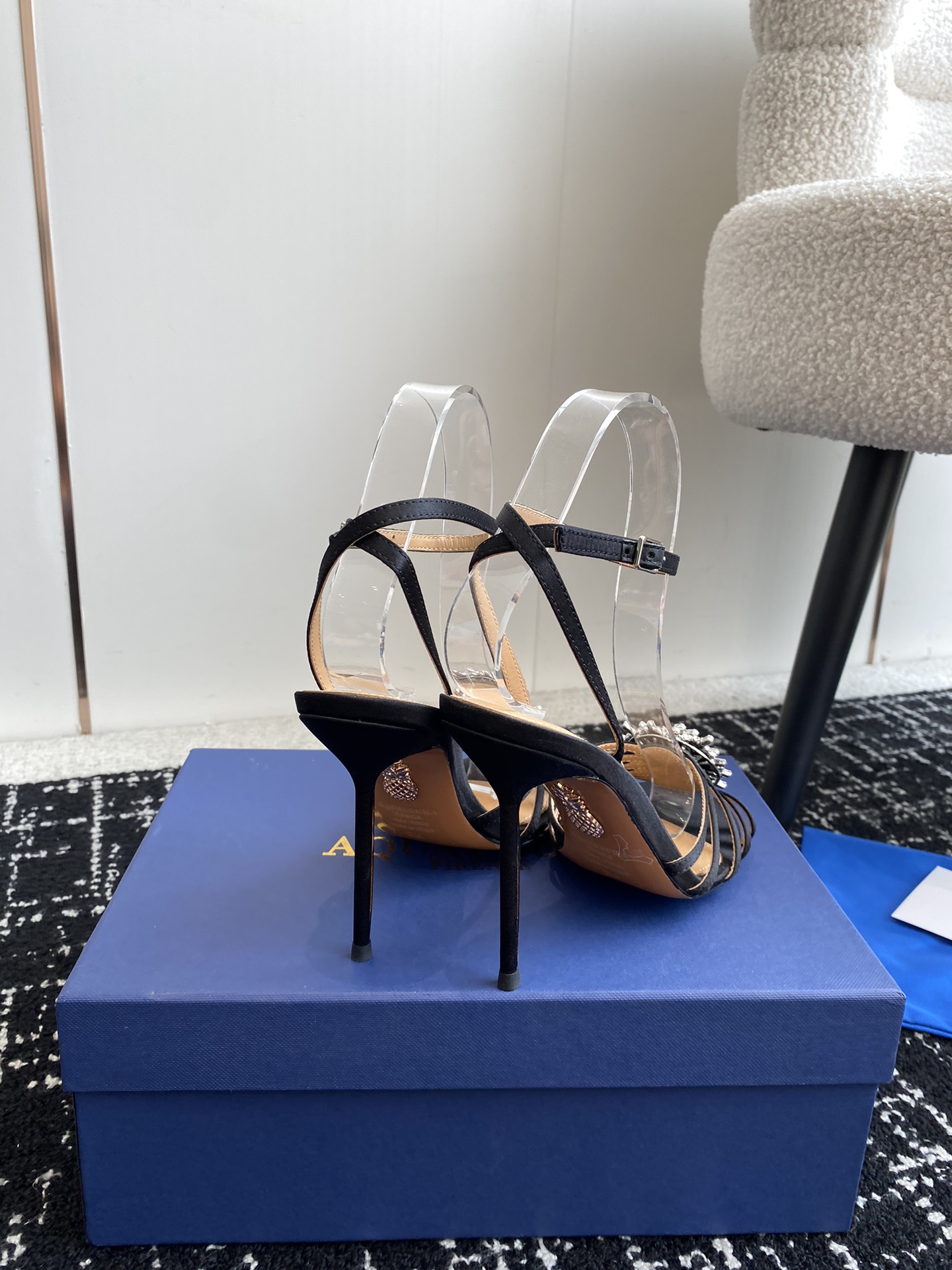 Aquazzura24ss惊艳火爆款菠萝王室贵族的钟爱雍容华贵气质高雅到手如图柜级品质进口羊皮真丝璀璨别