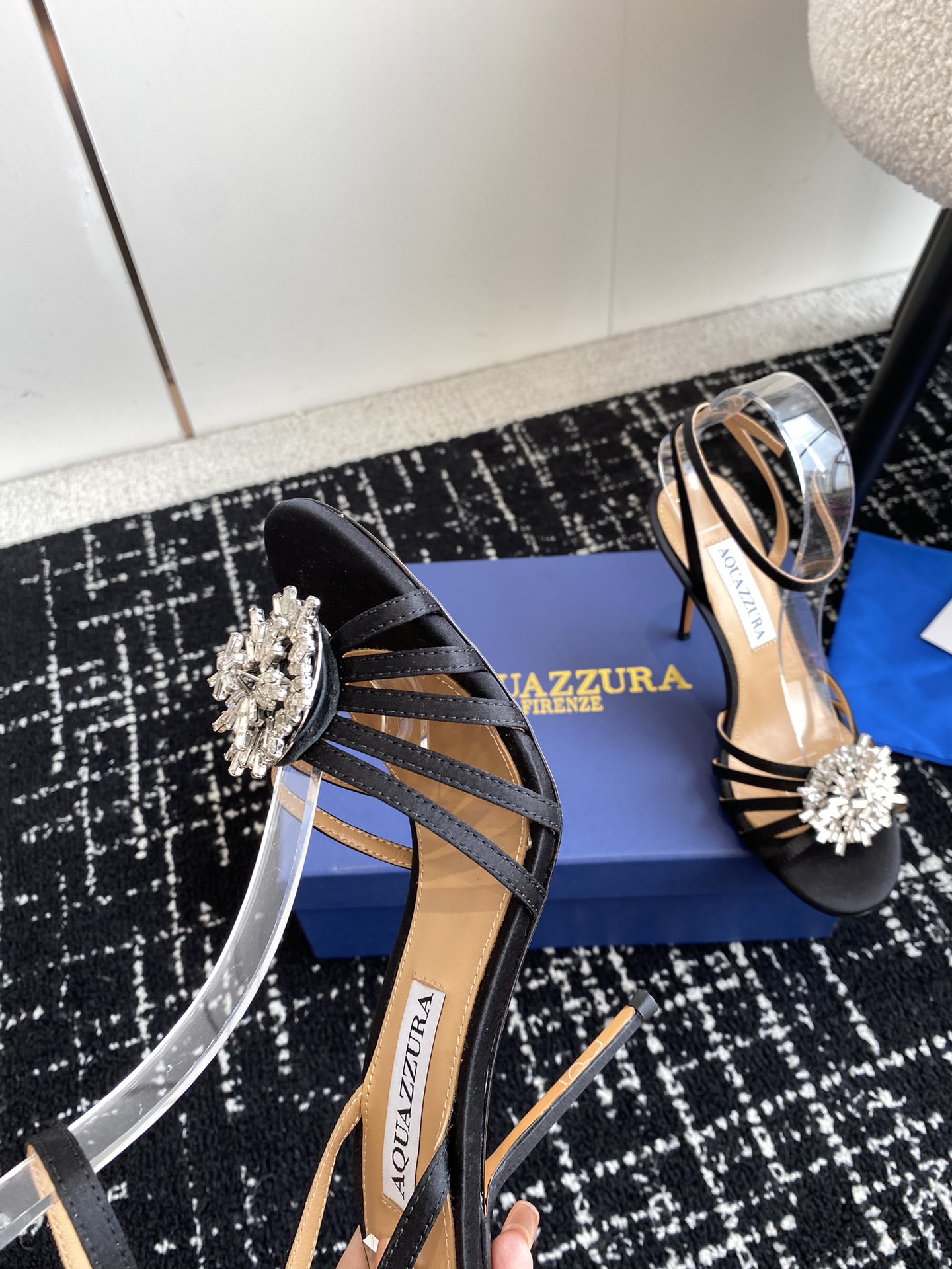 Aquazzura24ss惊艳火爆款菠萝王室贵族的钟爱雍容华贵气质高雅到手如图柜级品质进口羊皮真丝璀璨别