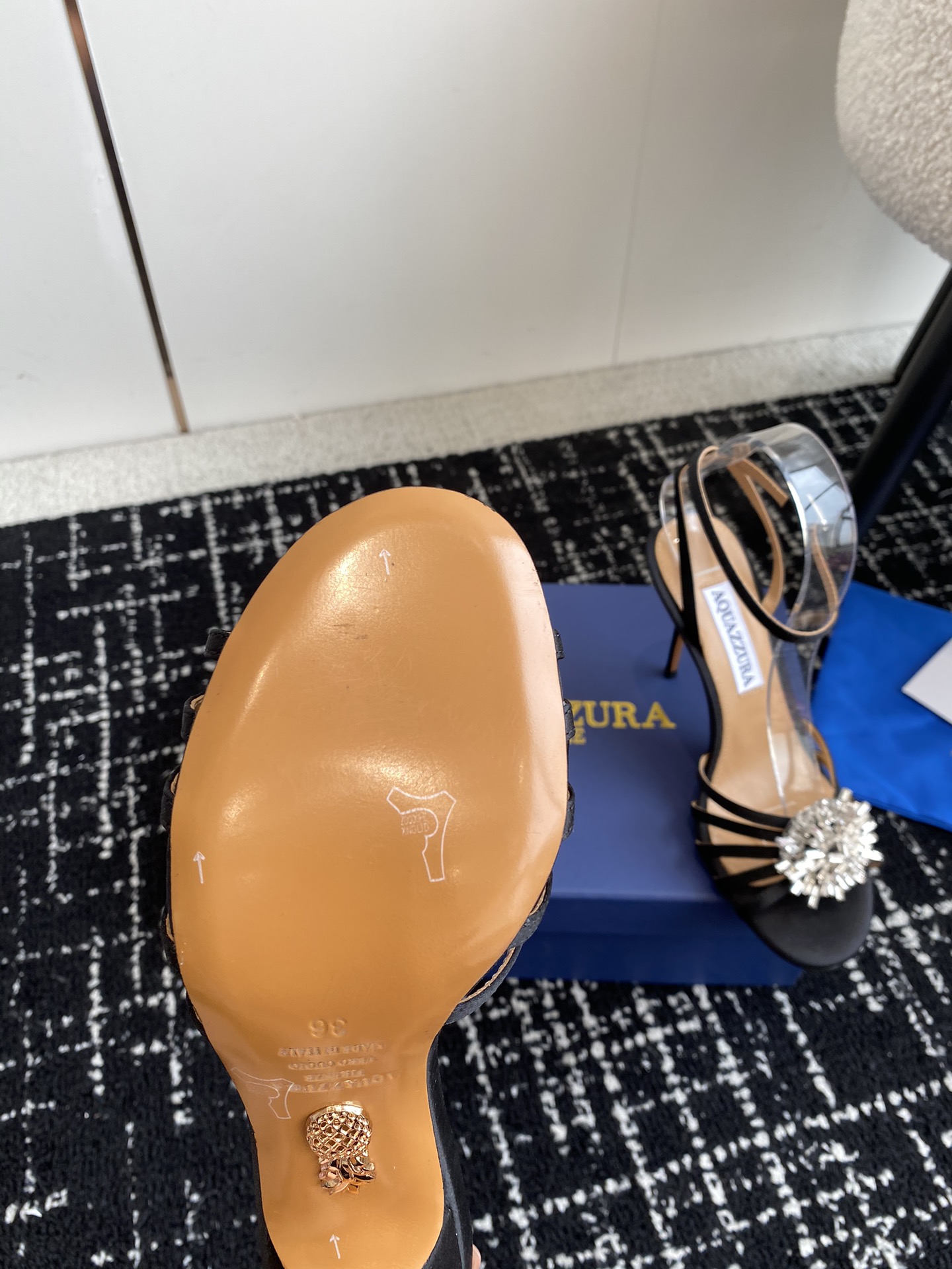 Aquazzura24ss惊艳火爆款菠萝王室贵族的钟爱雍容华贵气质高雅到手如图柜级品质进口羊皮真丝璀璨别