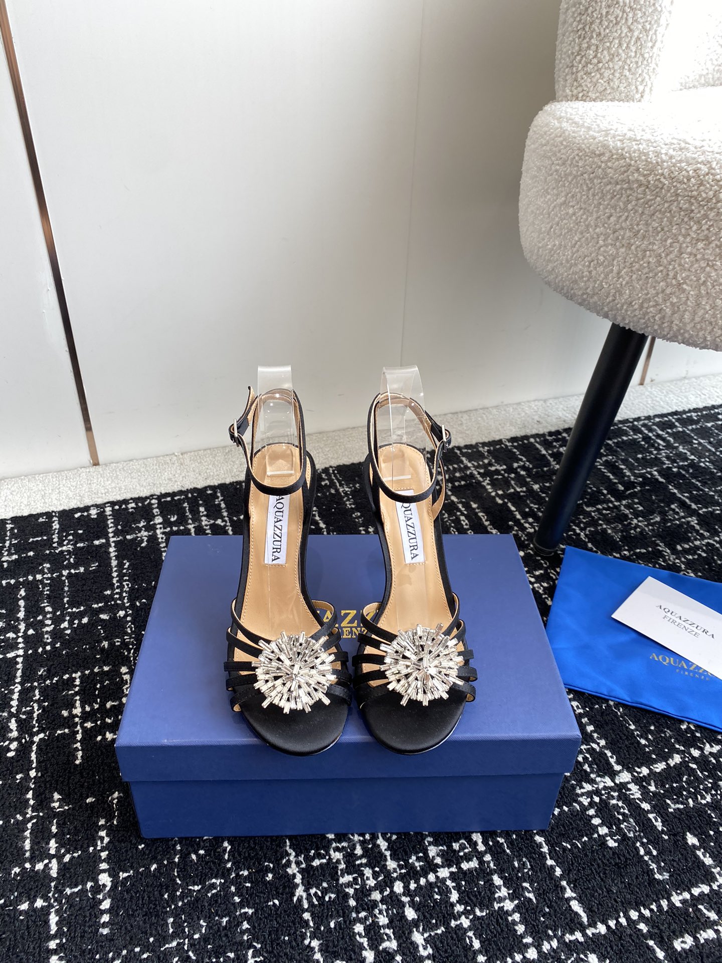 Aquazzura24ss惊艳火爆款菠萝王室贵族的钟爱雍容华贵气质高雅到手如图柜级品质进口羊皮真丝璀璨别