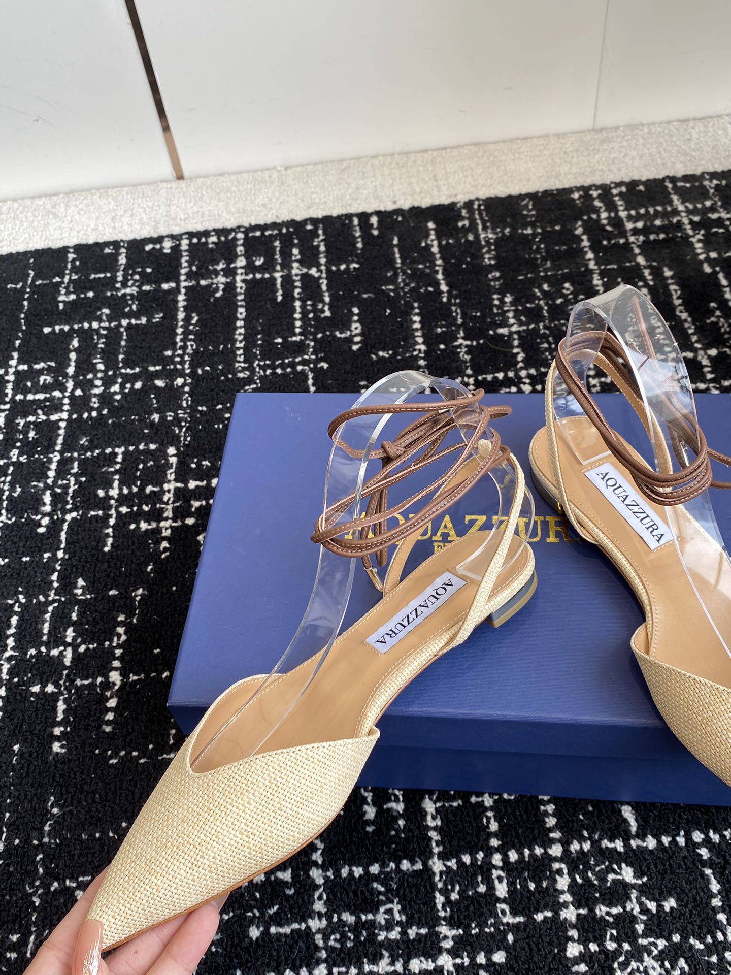 Aquazzura24ss惊艳火爆款菠萝王室贵族的钟爱雍容华贵气质高雅到手如图柜级品质原版开模布料小羊皮