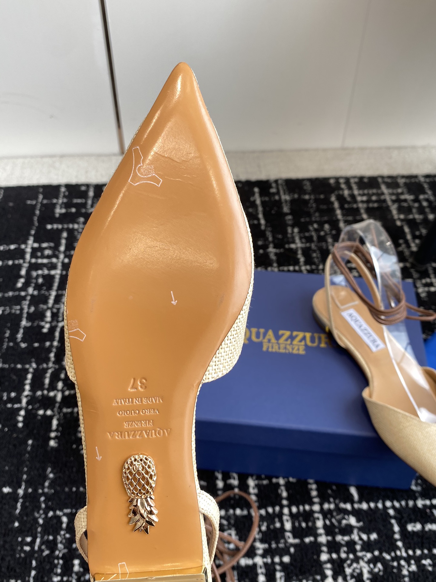 Aquazzura24ss惊艳火爆款菠萝王室贵族的钟爱雍容华贵气质高雅到手如图柜级品质原版开模布料小羊皮