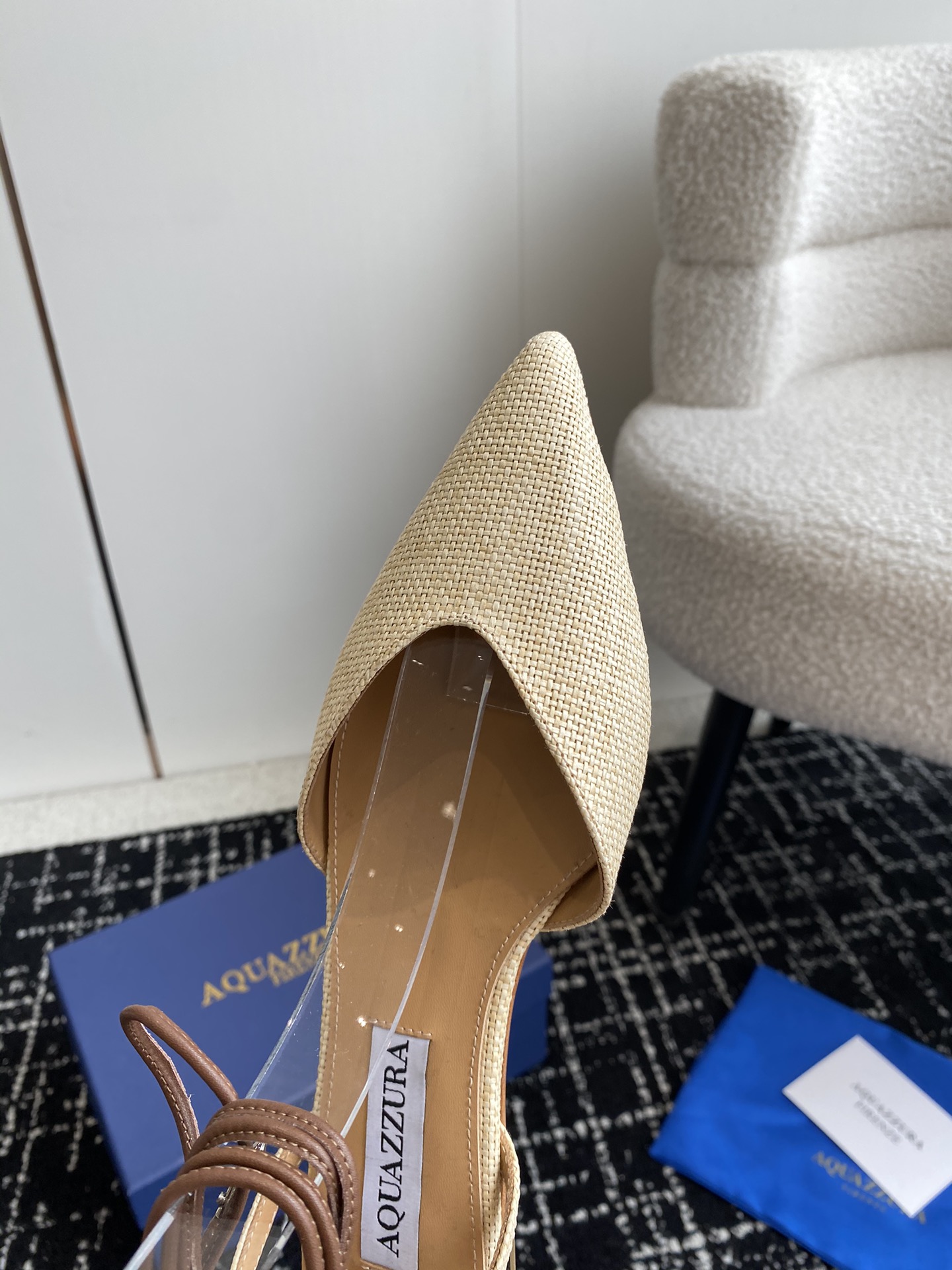 Aquazzura24ss惊艳火爆款菠萝王室贵族的钟爱雍容华贵气质高雅到手如图柜级品质原版开模布料小羊皮