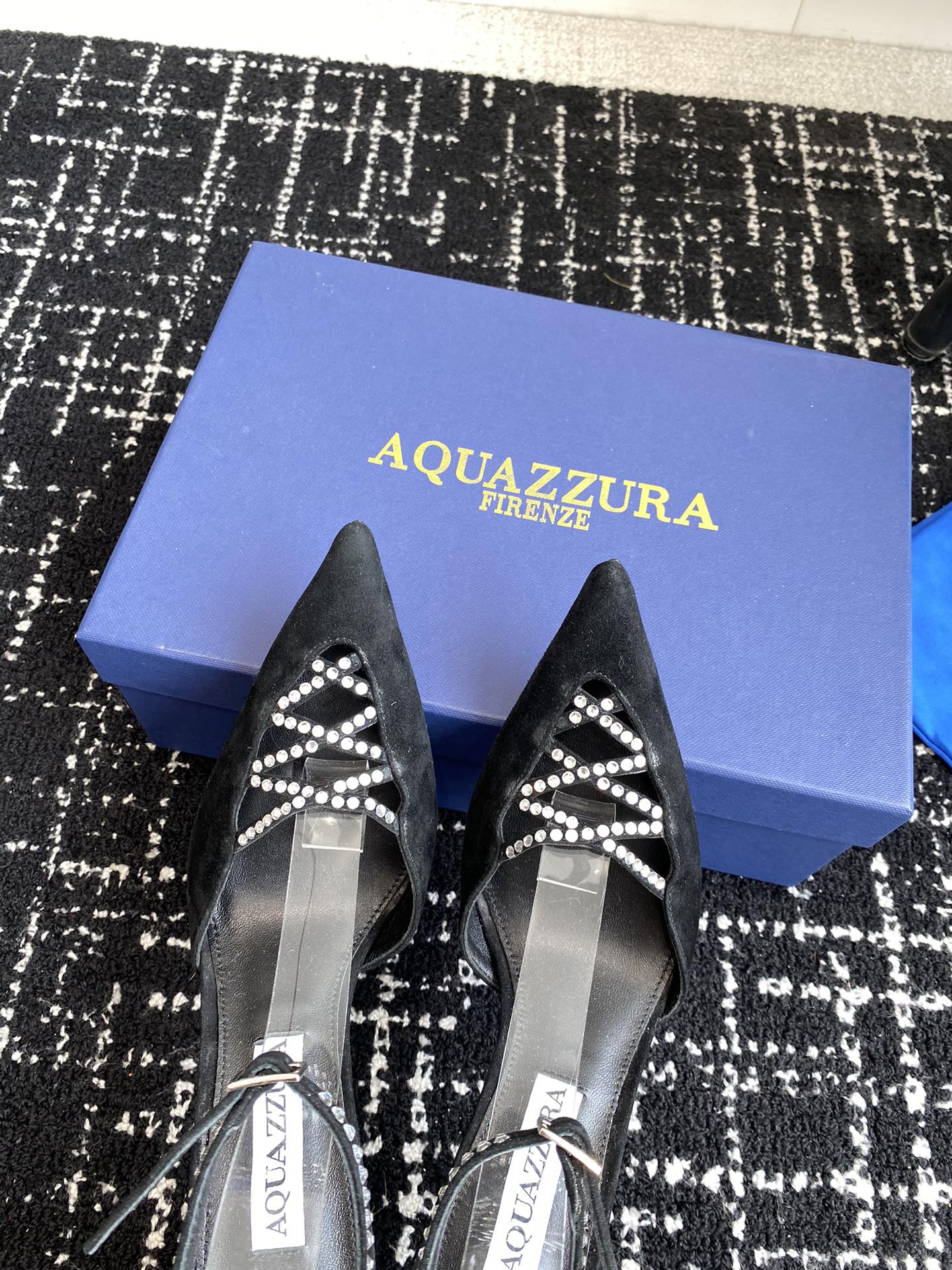 Aquazzura24ss惊艳火爆款菠萝王室贵族的钟爱雍容华贵气质高雅到手如图柜级品质进口麂皮璀璨别致水