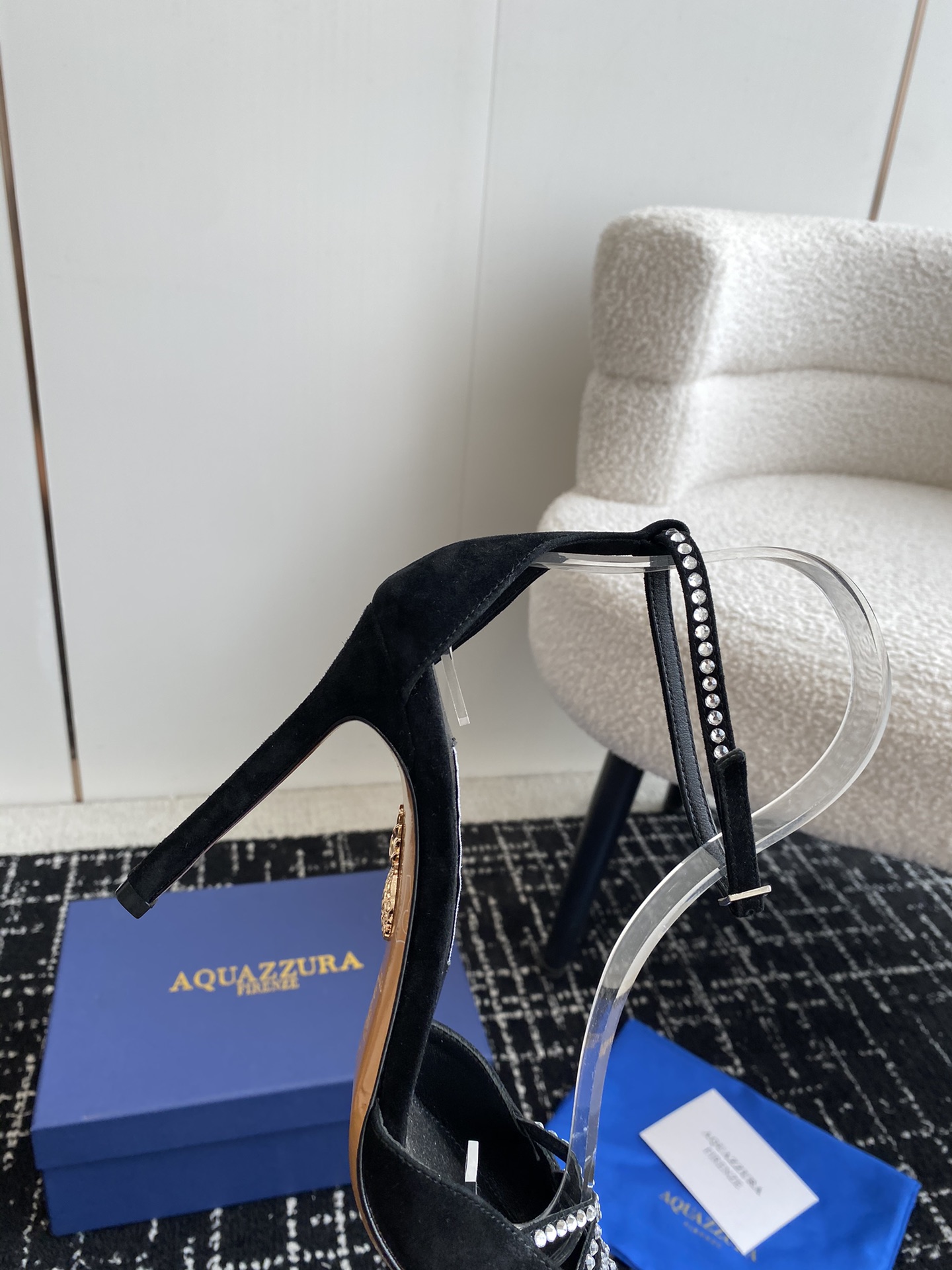 Aquazzura24ss惊艳火爆款菠萝王室贵族的钟爱雍容华贵气质高雅到手如图柜级品质进口麂皮璀璨别致水