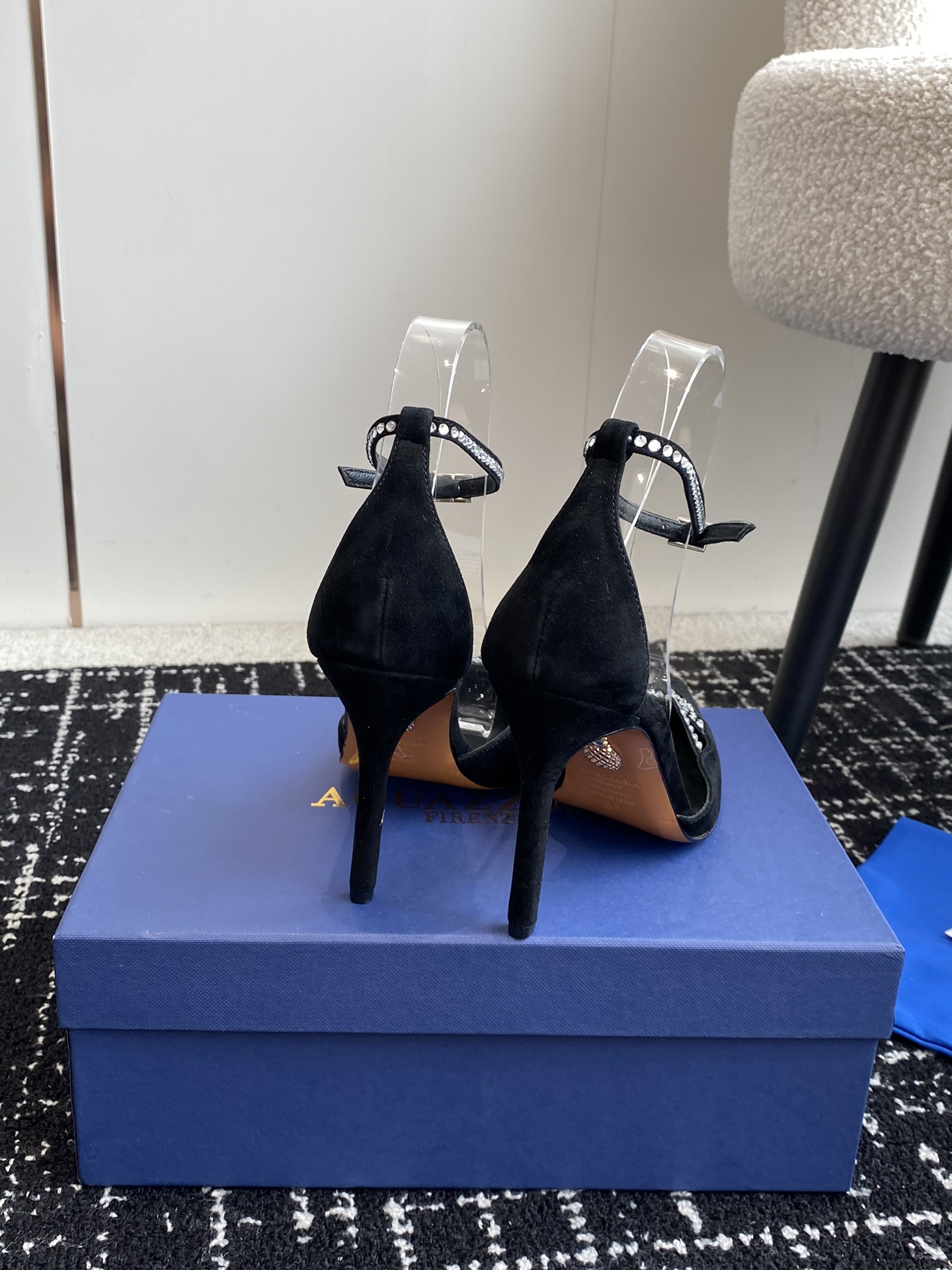 Aquazzura24ss惊艳火爆款菠萝王室贵族的钟爱雍容华贵气质高雅到手如图柜级品质进口麂皮璀璨别致水