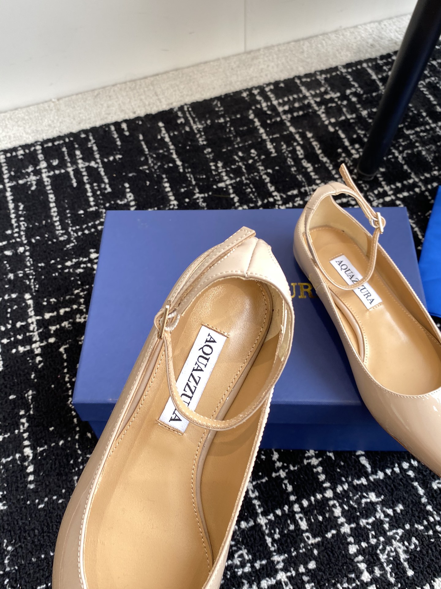 Aquazzura24ss惊艳火爆款菠萝王室贵族的钟爱雍容华贵气质高雅到手如图柜级品质进口麂皮/漆皮内里