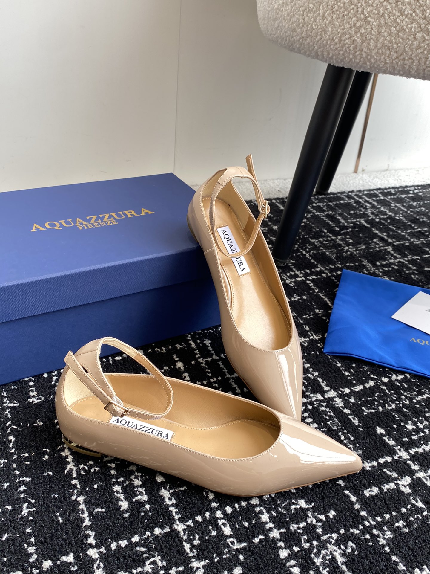 Aquazzura24ss惊艳火爆款菠萝王室贵族的钟爱雍容华贵气质高雅到手如图柜级品质进口麂皮/漆皮内里