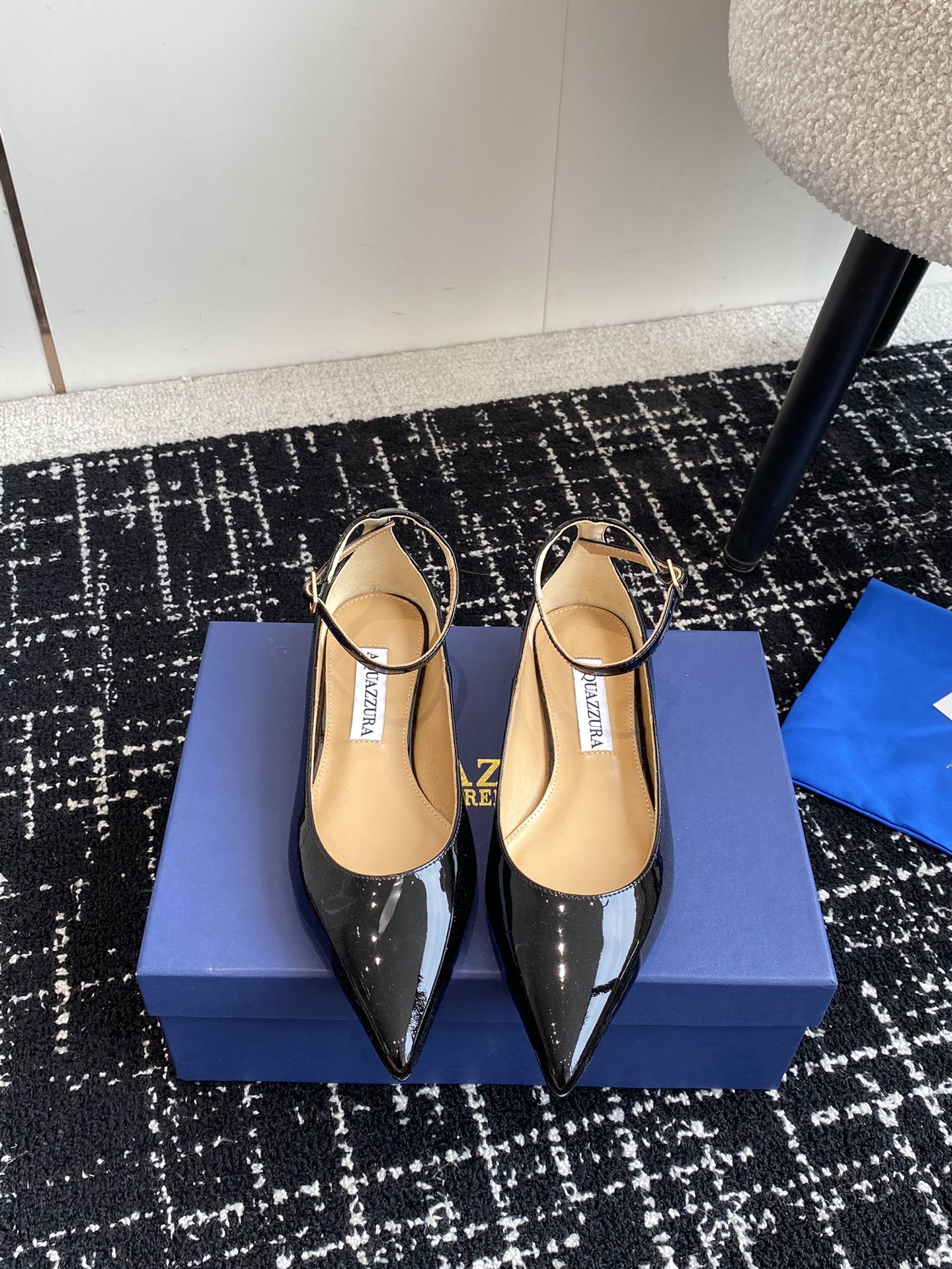 Aquazzura24ss惊艳火爆款菠萝王室贵族的钟爱雍容华贵气质高雅到手如图柜级品质进口麂皮/漆皮内里