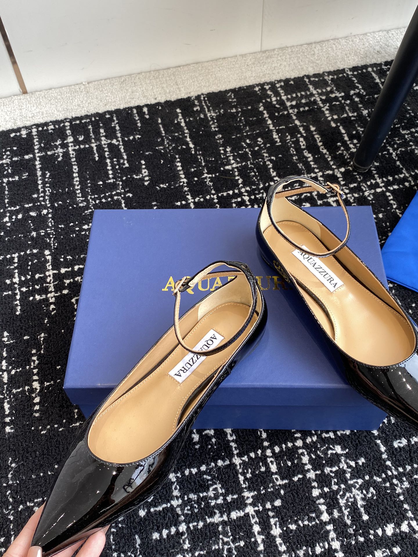 Aquazzura24ss惊艳火爆款菠萝王室贵族的钟爱雍容华贵气质高雅到手如图柜级品质进口麂皮/漆皮内里