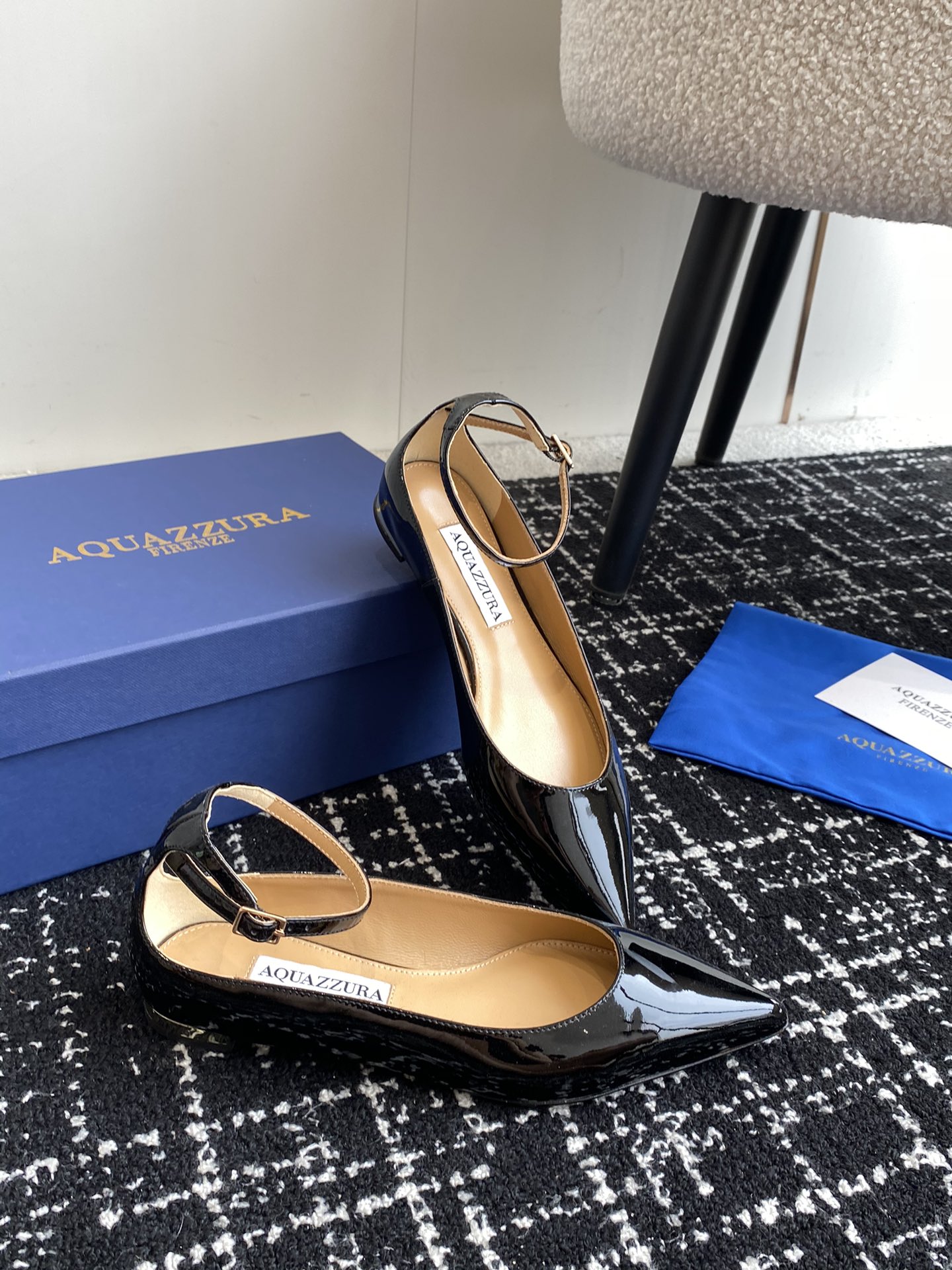 Aquazzura24ss惊艳火爆款菠萝王室贵族的钟爱雍容华贵气质高雅到手如图柜级品质进口麂皮/漆皮内里