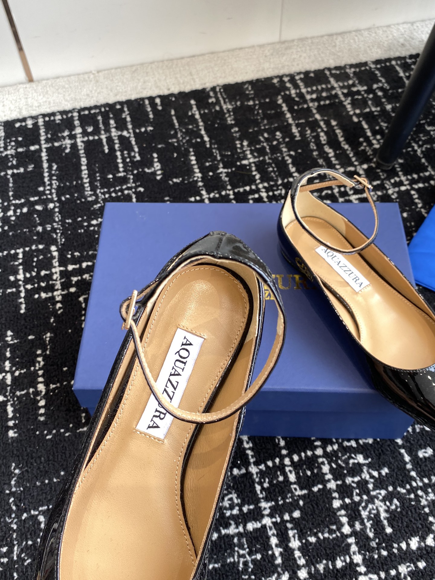 Aquazzura24ss惊艳火爆款菠萝王室贵族的钟爱雍容华贵气质高雅到手如图柜级品质进口麂皮/漆皮内里