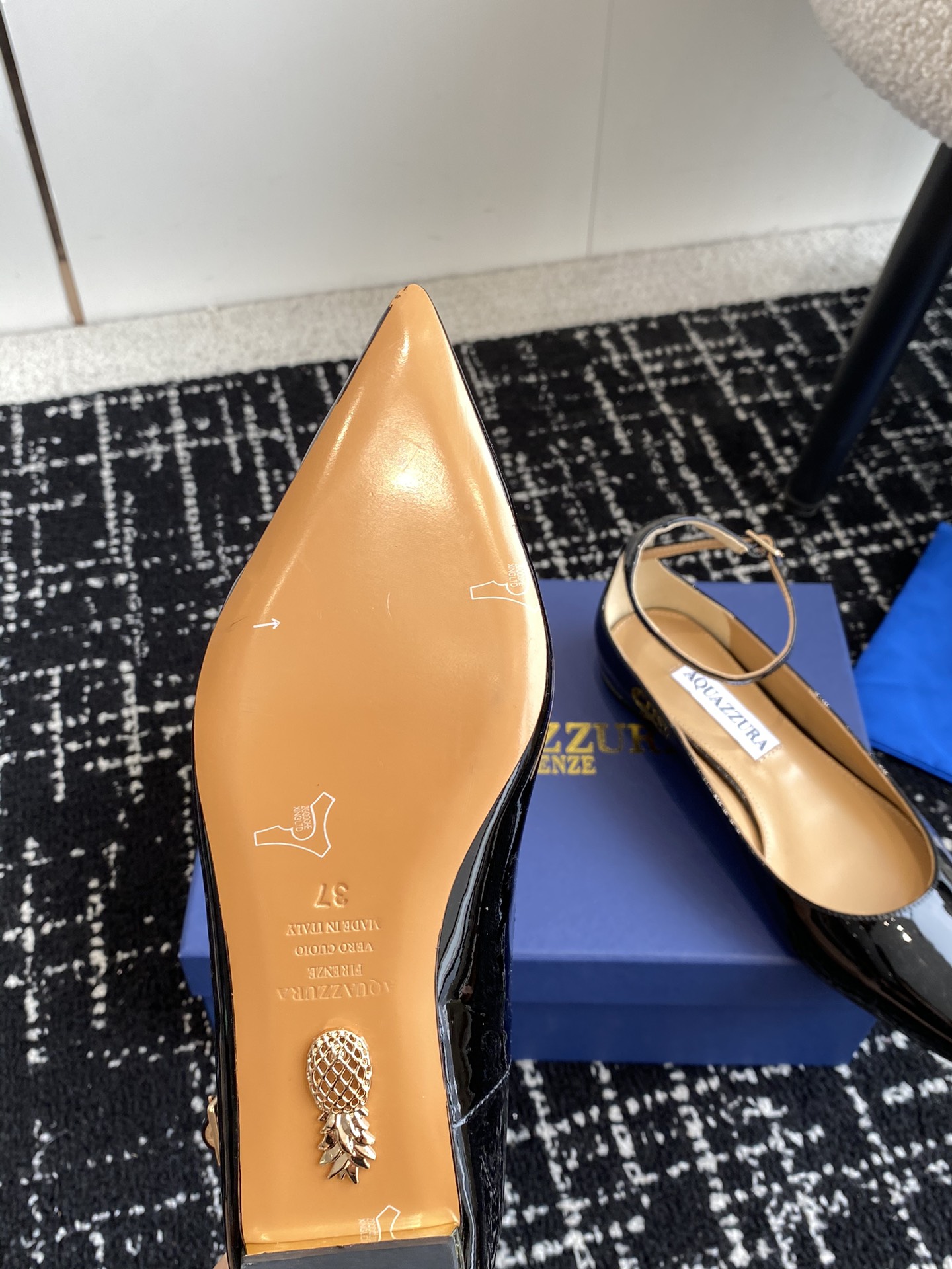 Aquazzura24ss惊艳火爆款菠萝王室贵族的钟爱雍容华贵气质高雅到手如图柜级品质进口麂皮/漆皮内里