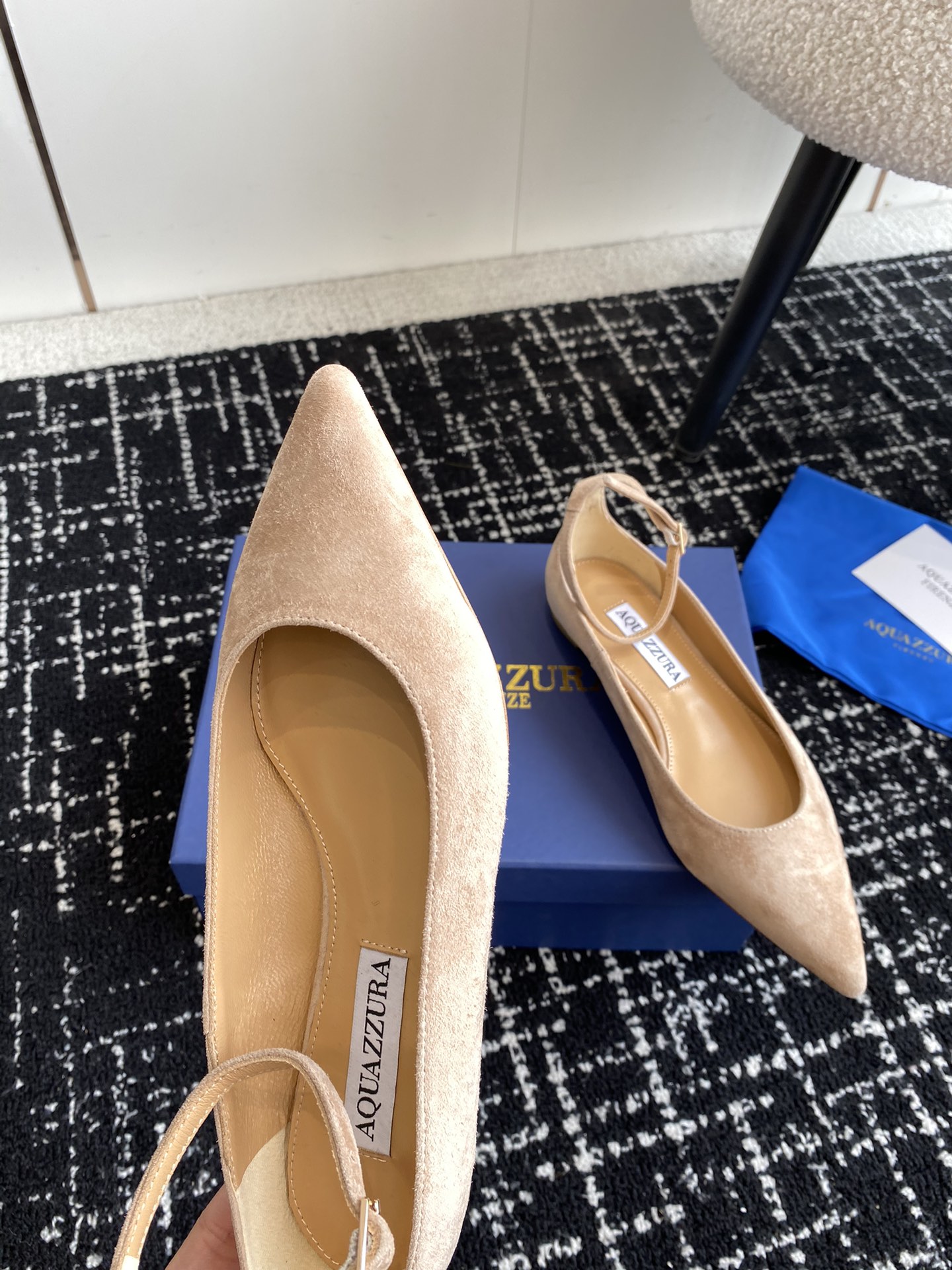 Aquazzura24ss惊艳火爆款菠萝王室贵族的钟爱雍容华贵气质高雅到手如图柜级品质进口麂皮/漆皮内里