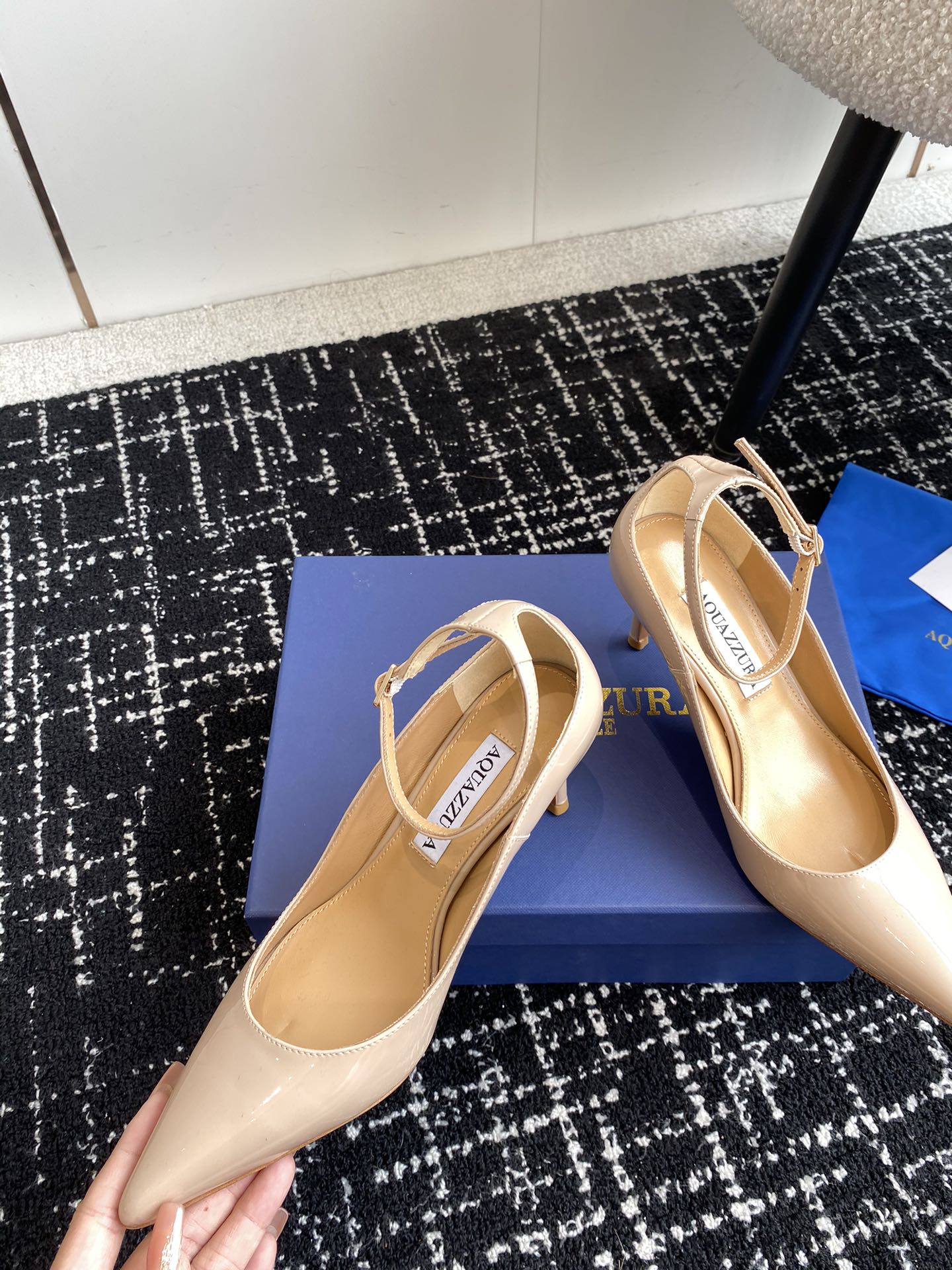 Aquazzura24ss惊艳火爆款菠萝王室贵族的钟爱雍容华贵气质高雅到手如图柜级品质进口麂皮/漆皮内里