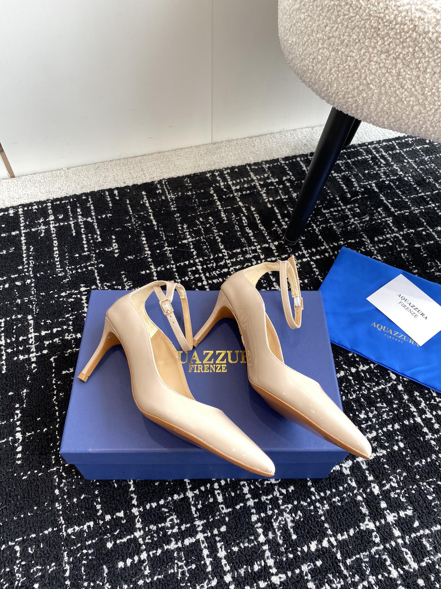 Aquazzura24ss惊艳火爆款菠萝王室贵族的钟爱雍容华贵气质高雅到手如图柜级品质进口麂皮/漆皮内里