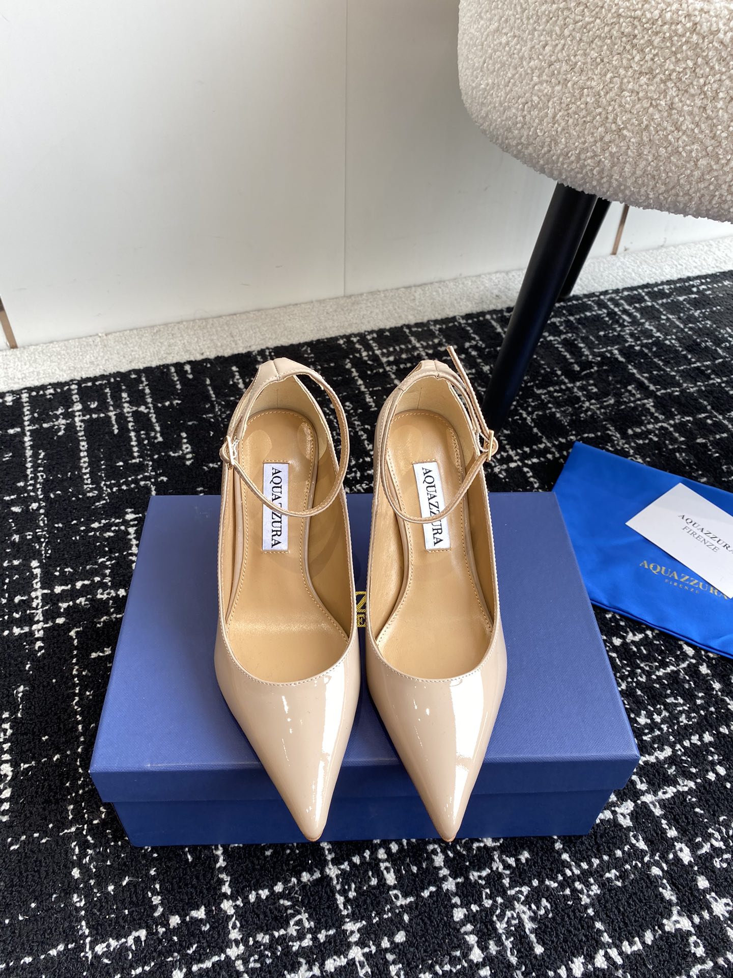 Aquazzura24ss惊艳火爆款菠萝王室贵族的钟爱雍容华贵气质高雅到手如图柜级品质进口麂皮/漆皮内里