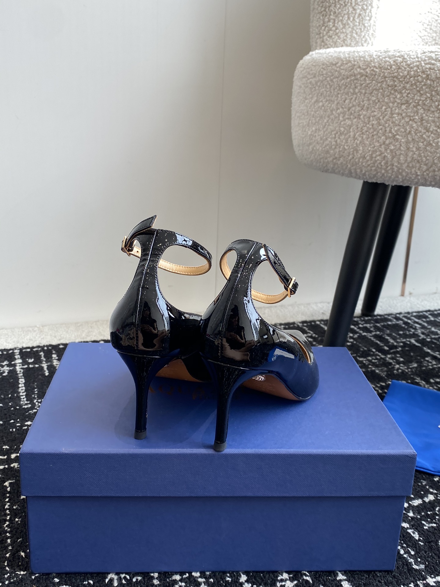 Aquazzura24ss惊艳火爆款菠萝王室贵族的钟爱雍容华贵气质高雅到手如图柜级品质进口麂皮/漆皮内里