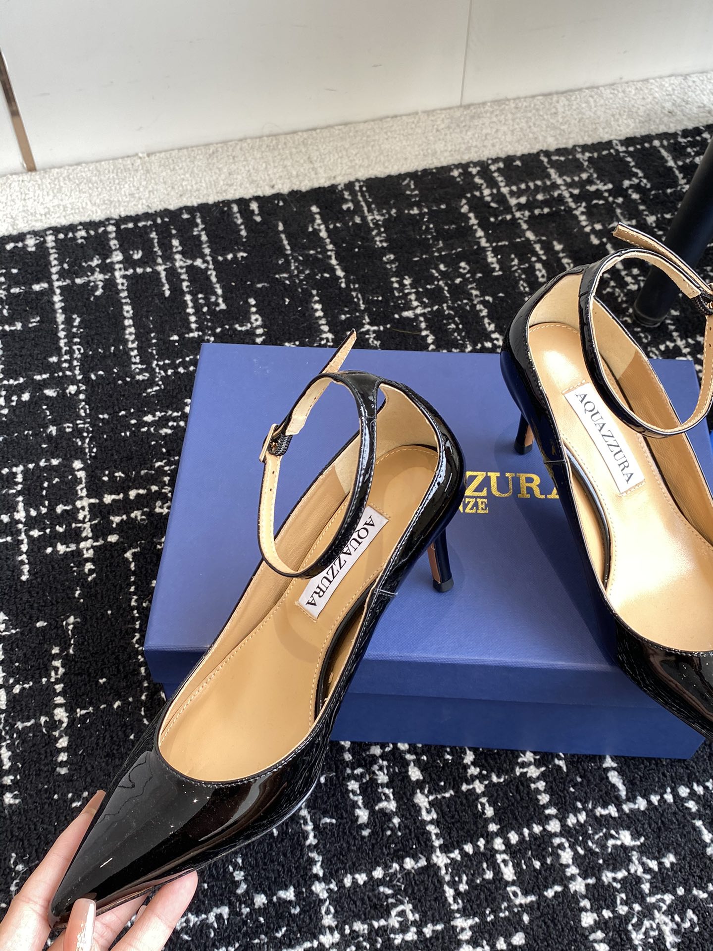 Aquazzura24ss惊艳火爆款菠萝王室贵族的钟爱雍容华贵气质高雅到手如图柜级品质进口麂皮/漆皮内里