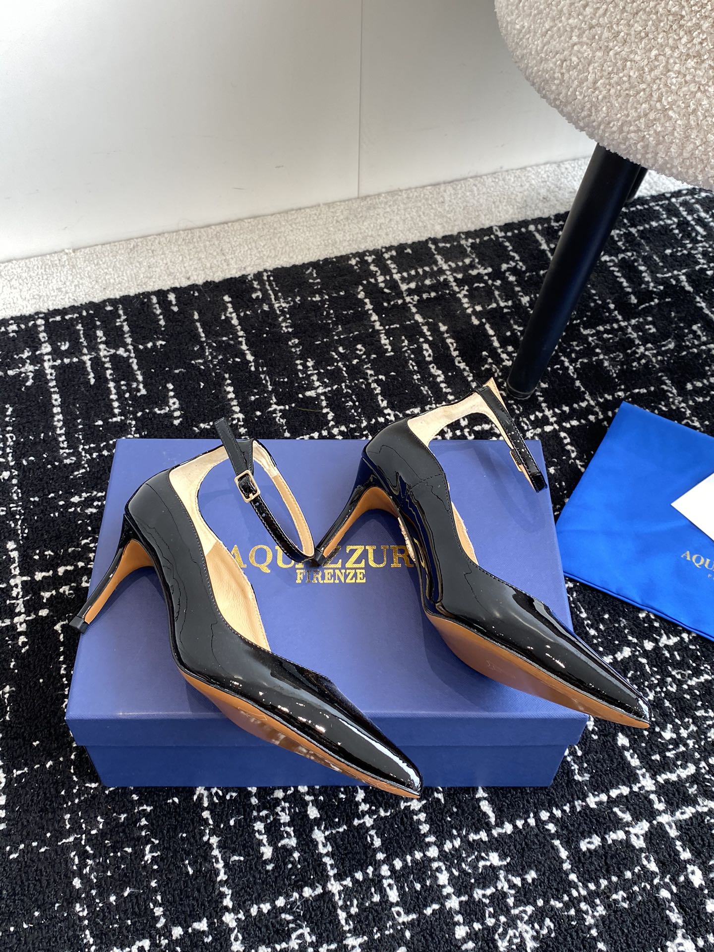 Aquazzura24ss惊艳火爆款菠萝王室贵族的钟爱雍容华贵气质高雅到手如图柜级品质进口麂皮/漆皮内里