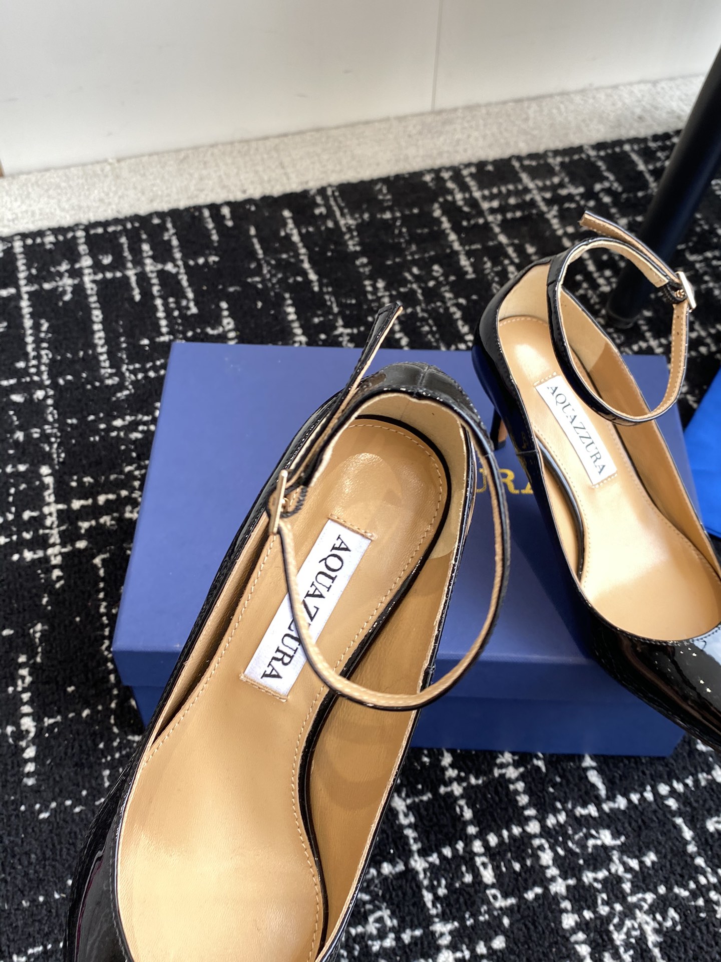 Aquazzura24ss惊艳火爆款菠萝王室贵族的钟爱雍容华贵气质高雅到手如图柜级品质进口麂皮/漆皮内里