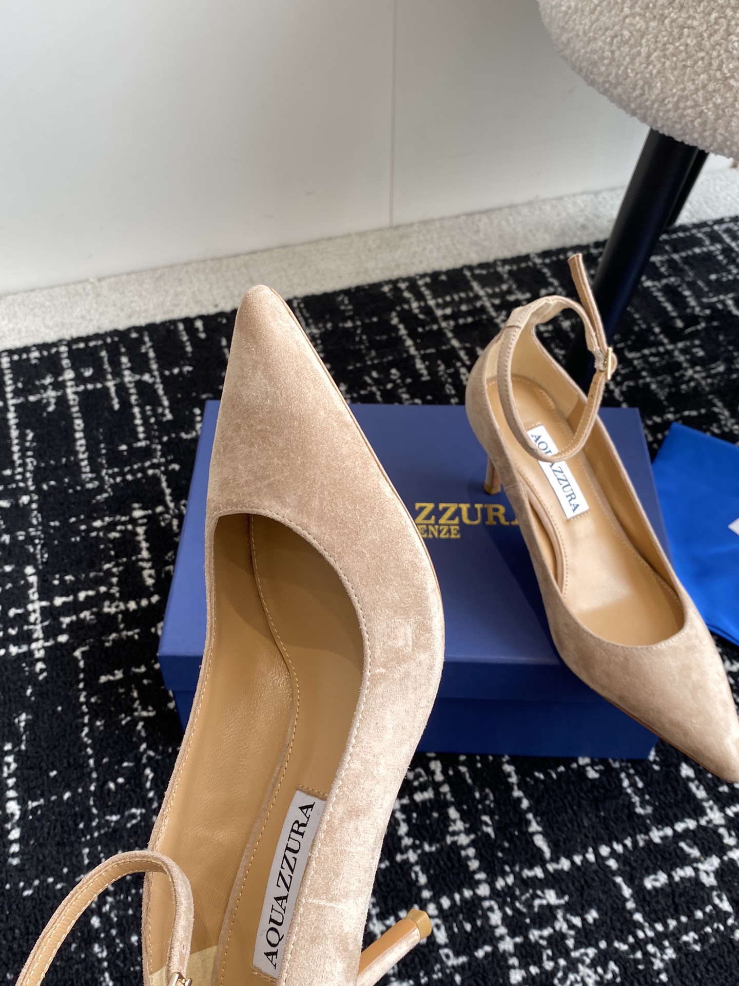 Aquazzura24ss惊艳火爆款菠萝王室贵族的钟爱雍容华贵气质高雅到手如图柜级品质进口麂皮/漆皮内里