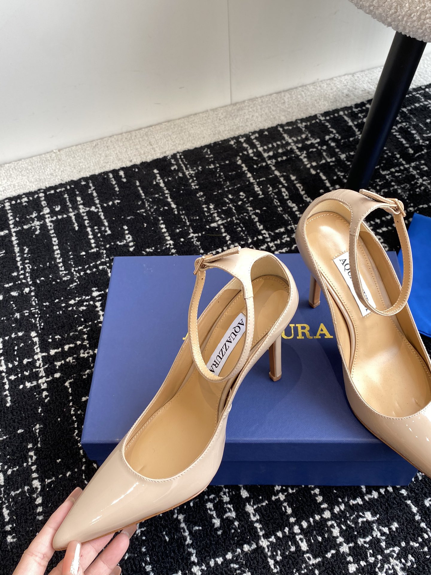 Aquazzura24ss惊艳火爆款菠萝王室贵族的钟爱雍容华贵气质高雅到手如图柜级品质进口麂皮/漆皮内里