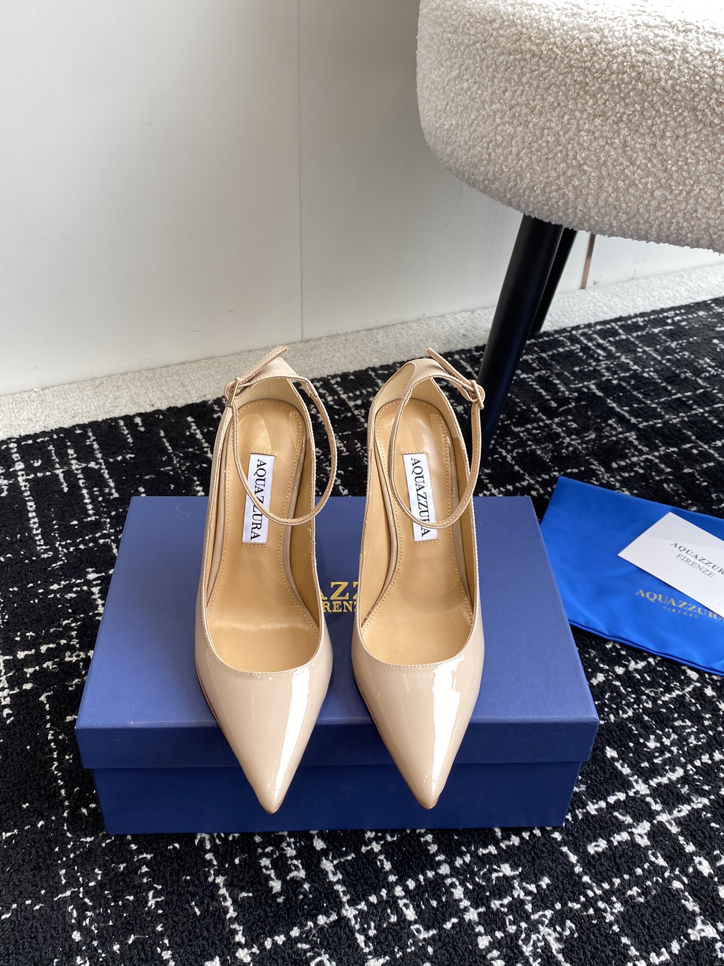 Aquazzura24ss惊艳火爆款菠萝王室贵族的钟爱雍容华贵气质高雅到手如图柜级品质进口麂皮/漆皮内里