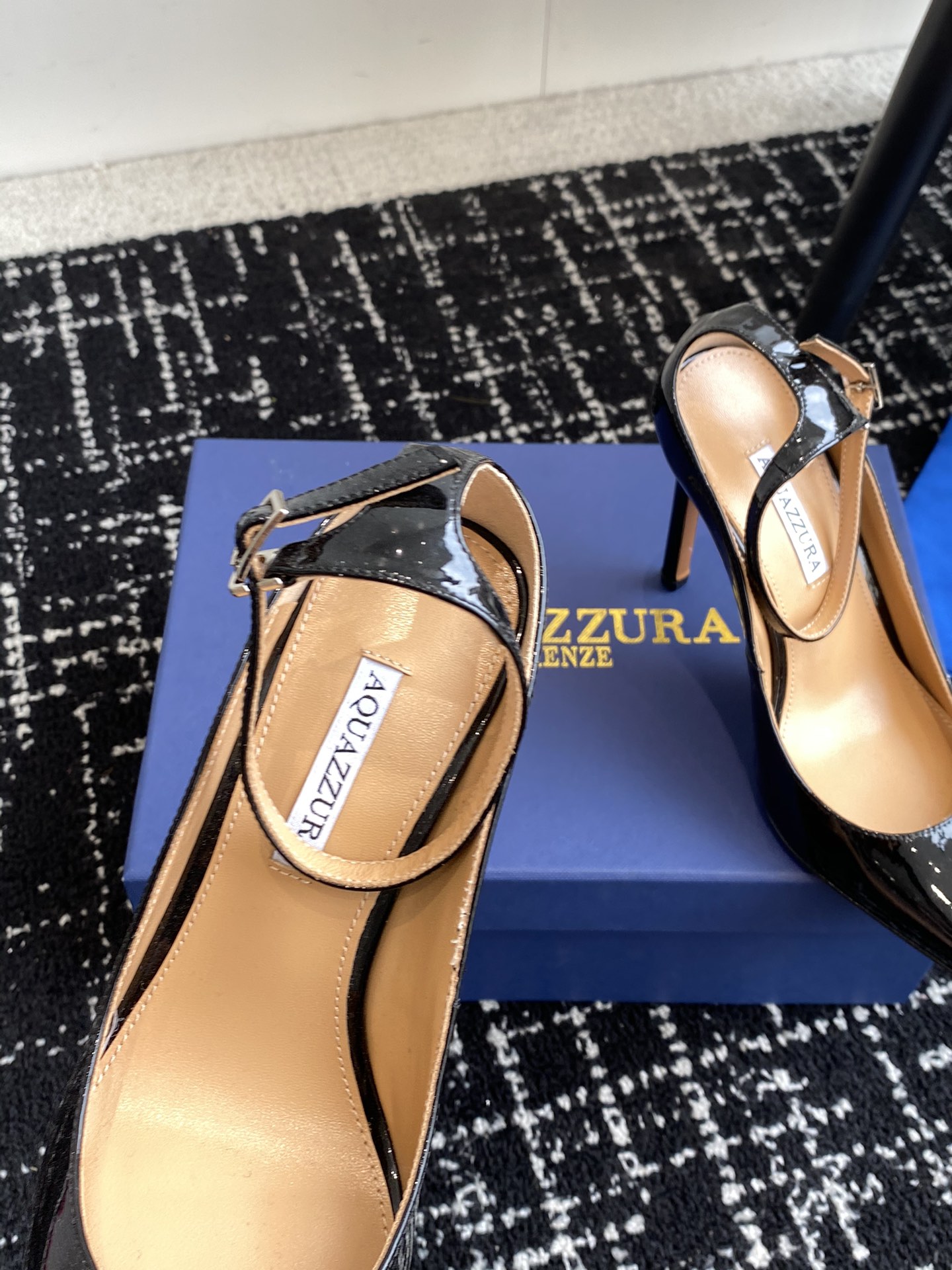 Aquazzura24ss惊艳火爆款菠萝王室贵族的钟爱雍容华贵气质高雅到手如图柜级品质进口麂皮/漆皮内里