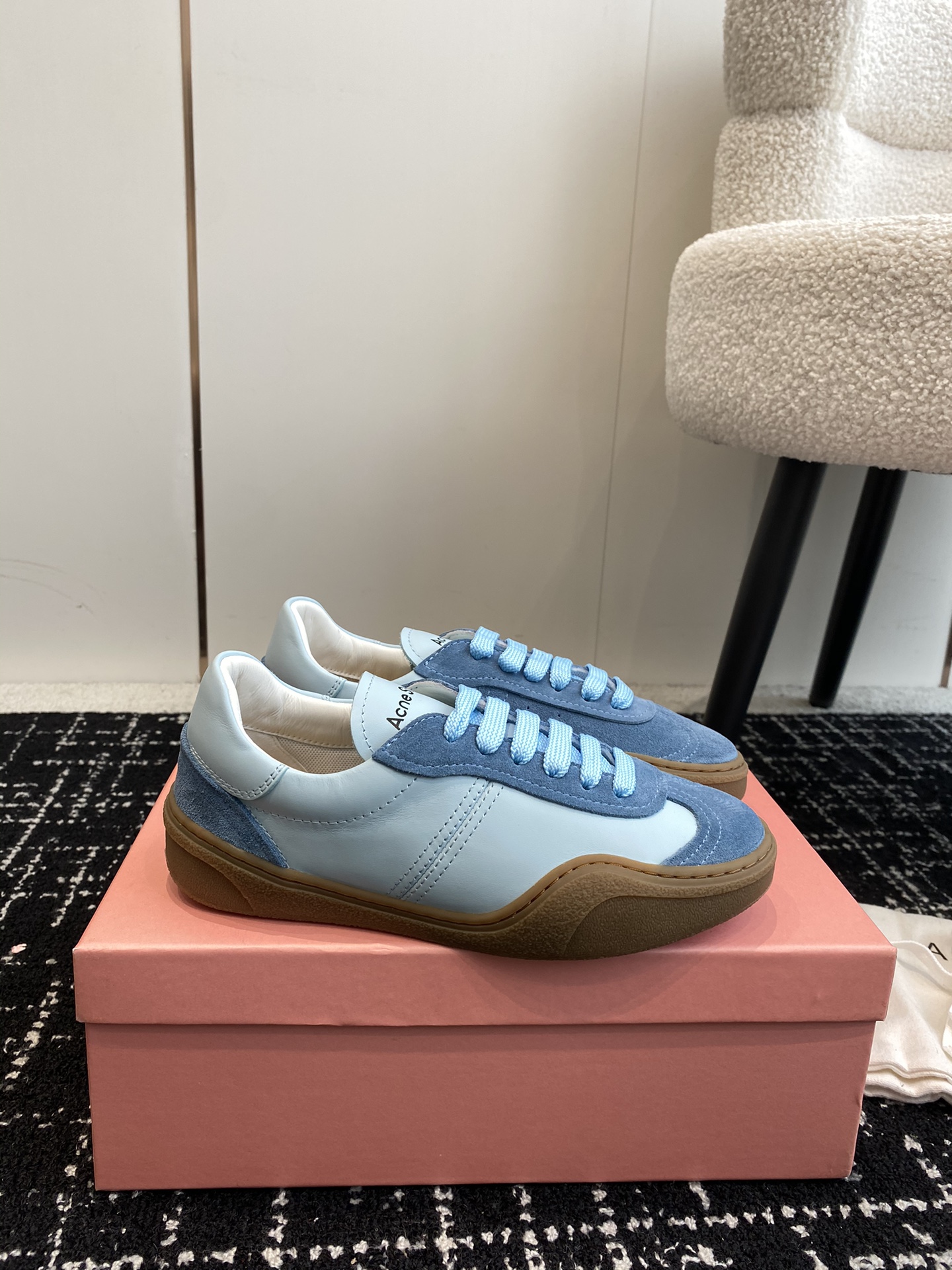 AcneStudios24ss最新款星星德训鞋休闲运动鞋原版购入开发做货此款绑带运动鞋饰有烫印星星图案后