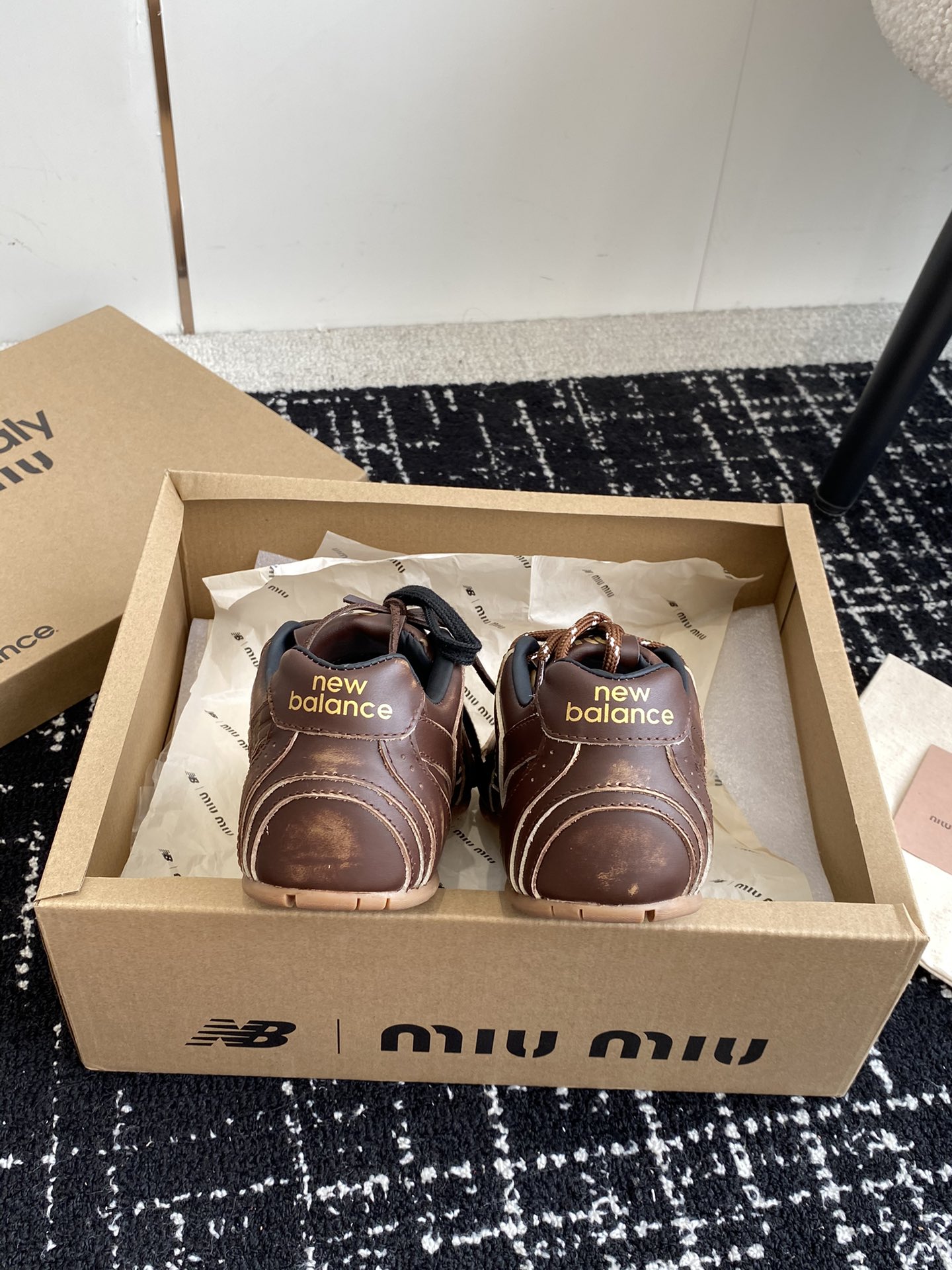 MIUMIU️NEWBALANCE530缪缪纽巴伦联名ss24春夏系列复古运动鞋网上已经吹爆了这个款！超