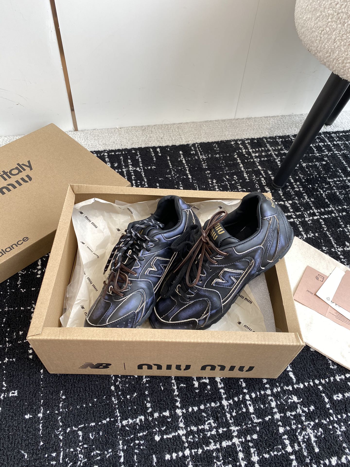 MIUMIU️NEWBALANCE530缪缪纽巴伦联名ss24春夏系列复古运动鞋网上已经吹爆了这个款！超