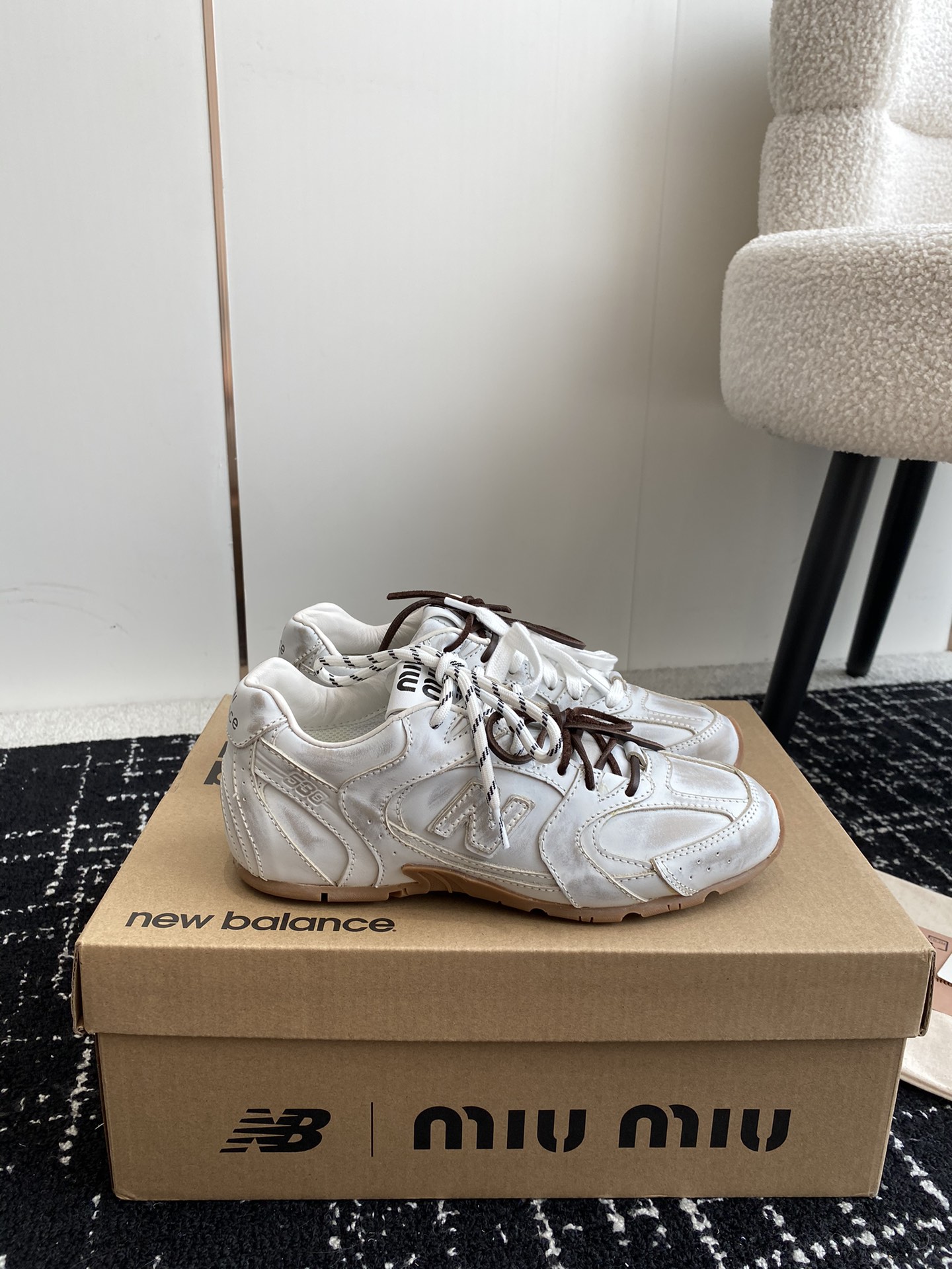 MIUMIU️NEWBALANCE530缪缪纽巴伦联名ss24春夏系列复古运动鞋网上已经吹爆了这个款！超