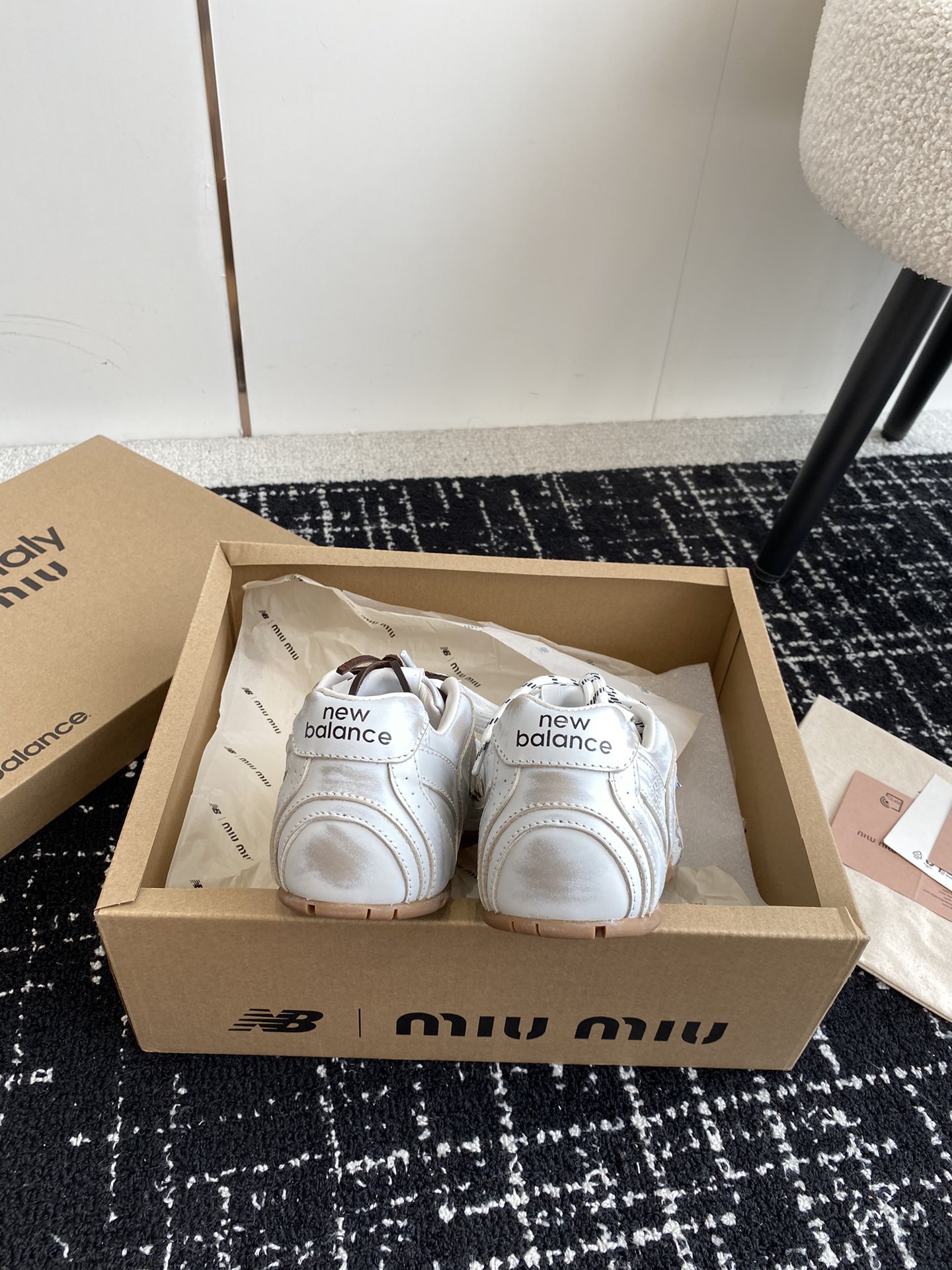 MIUMIU️NEWBALANCE530缪缪纽巴伦联名ss24春夏系列复古运动鞋网上已经吹爆了这个款！超