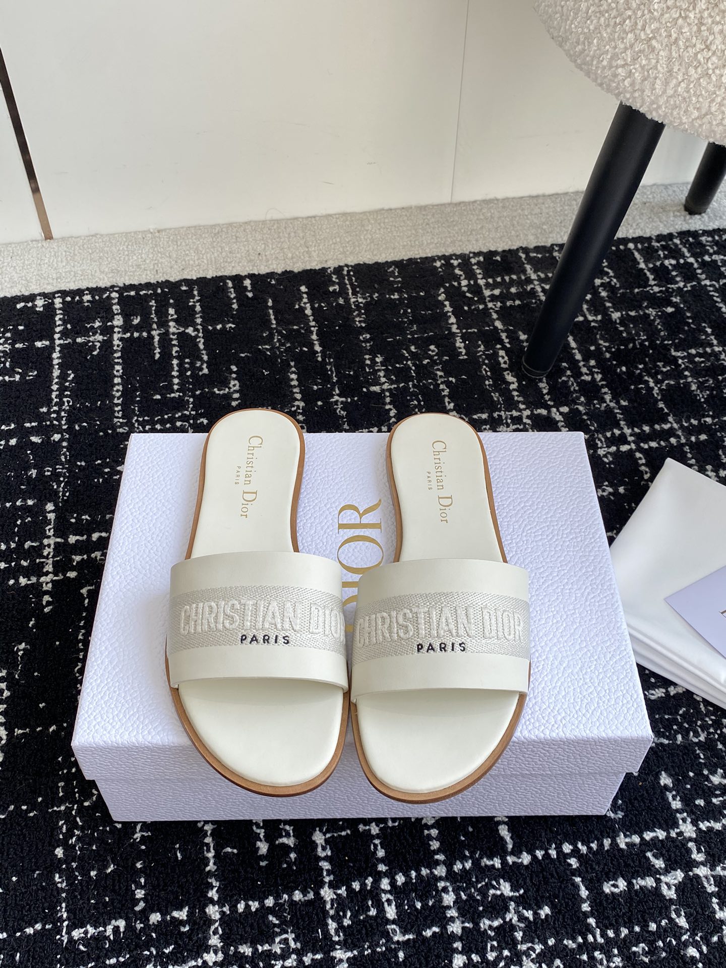 What’s the best place to buy replica
 Dior Shoes Sandals Slippers AAA+ Replica
 Genuine Leather Sheepskin Spring/Summer Collection
