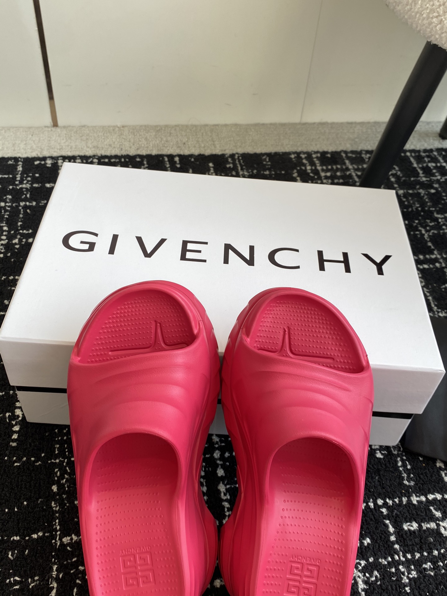 Givench*纪梵希棉花糖厚底拖鞋超多网红博主入手原版开模tpu大底鞋面Tpu环保橡胶无异味底厚:10