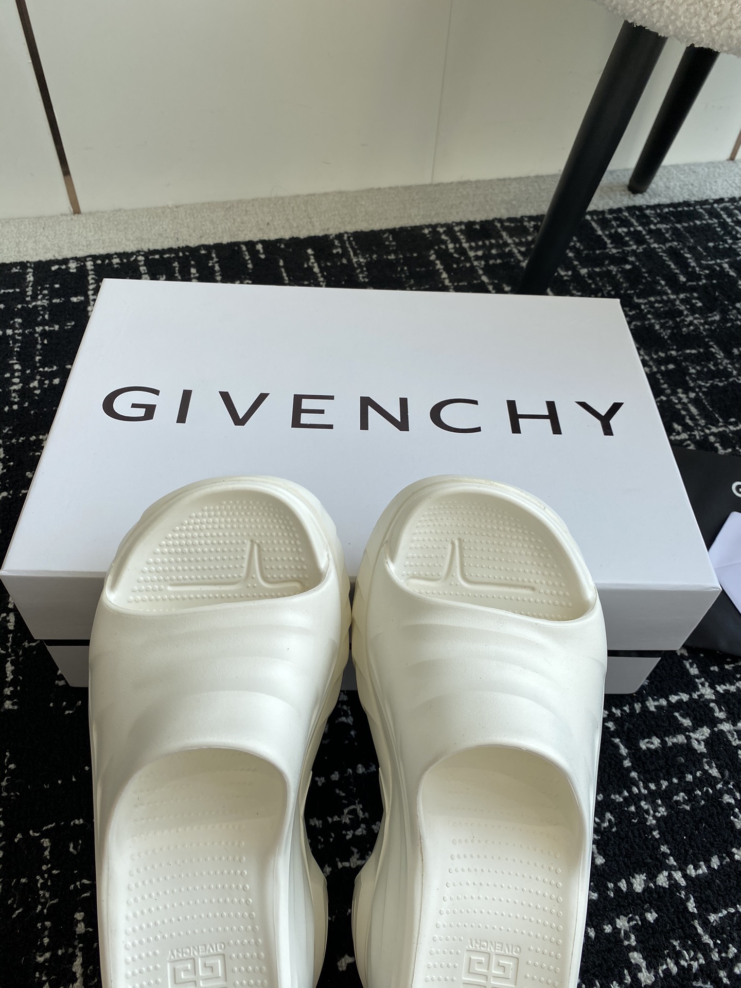 Givench*纪梵希棉花糖厚底拖鞋超多网红博主入手原版开模tpu大底鞋面Tpu环保橡胶无异味底厚:10